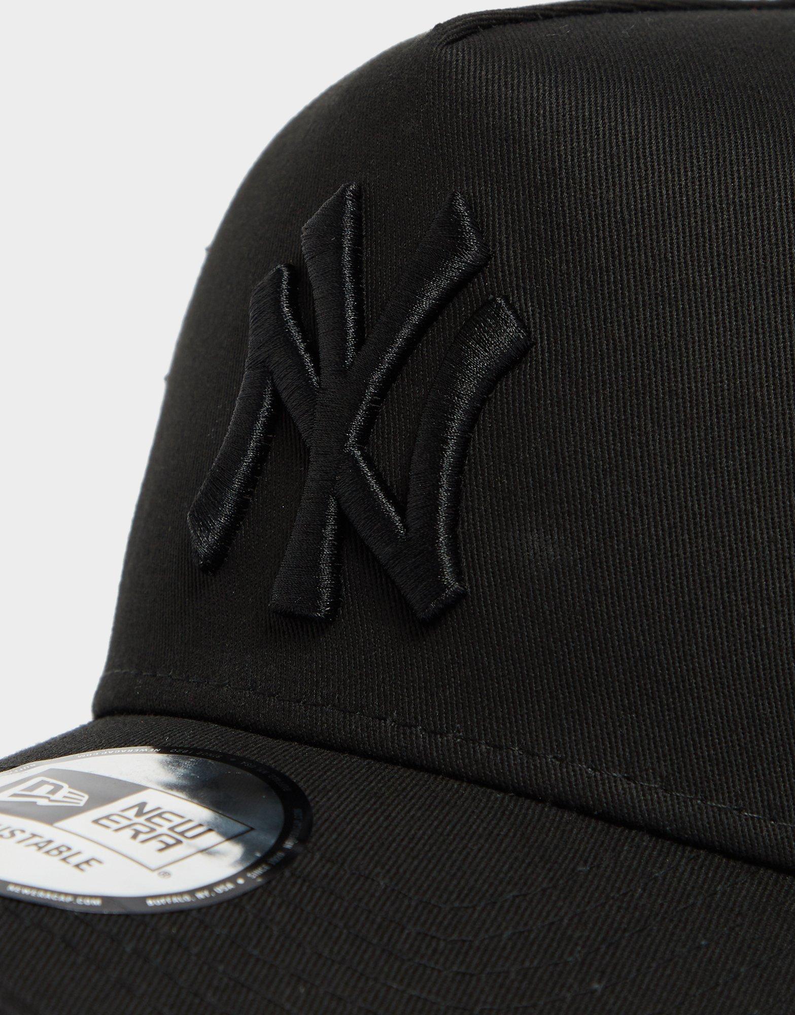 New Era MLB New York Yankees Snapback Trucker Cap