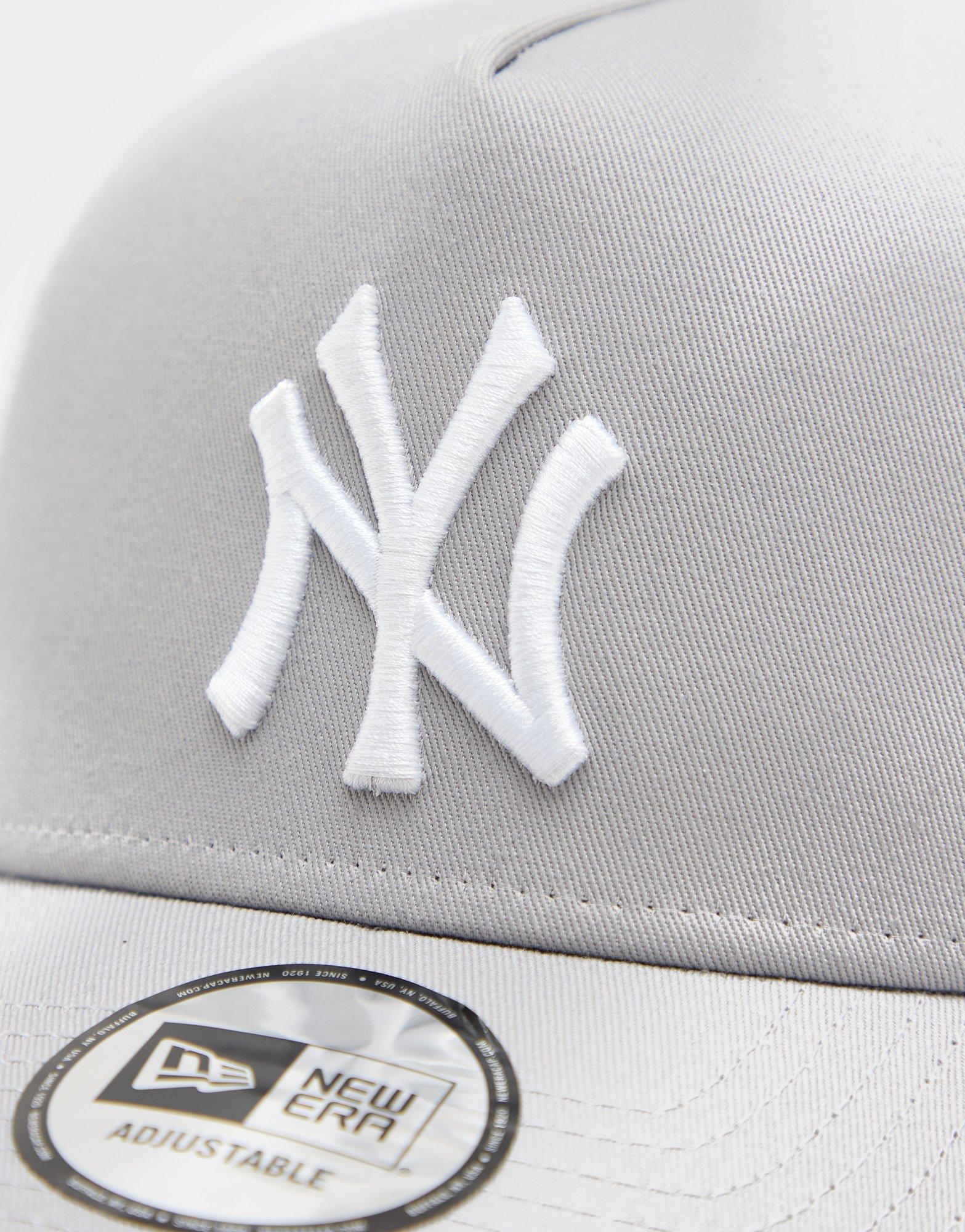 New Era MLB New York Yankees Snapback Trucker Cap