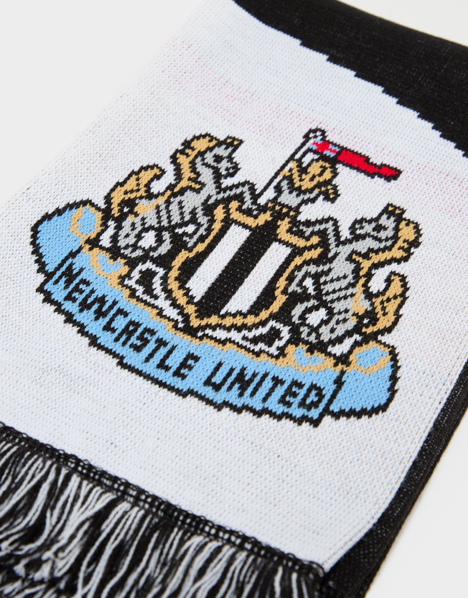 Official Team Newcastle Diagonal Striped Schal Official Team Newcastle Diagonal Striped Schal