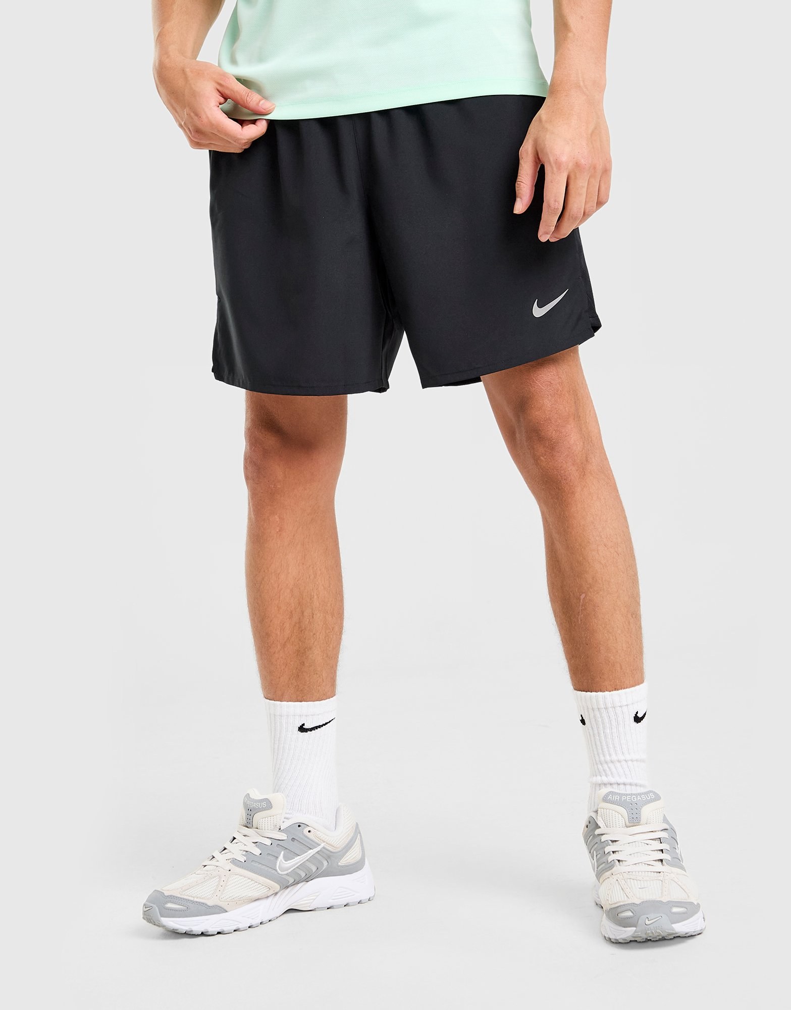 Nike Challenger 7" Shorts