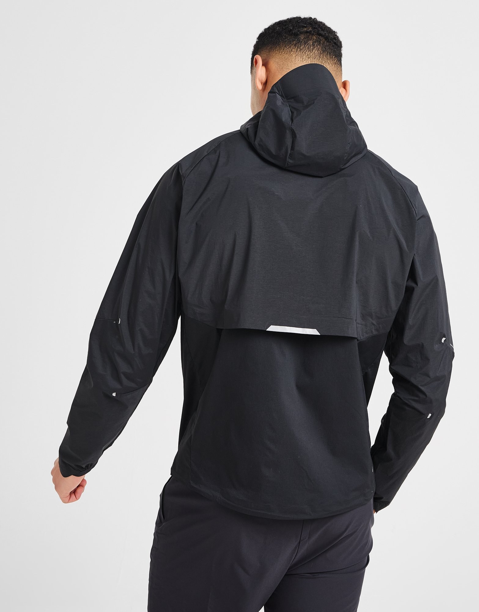 On Running Core Hooded Jacke