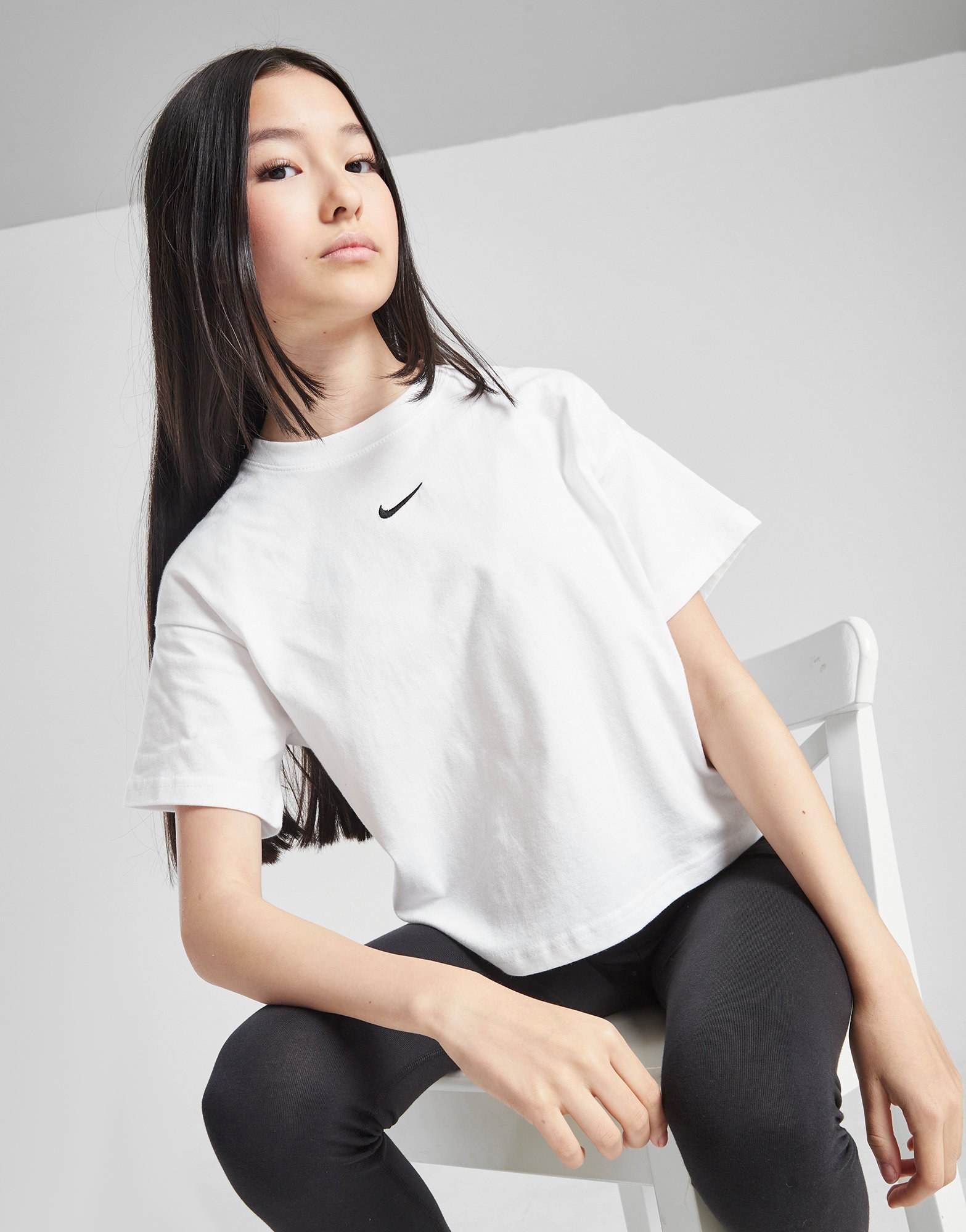 Nike Girls' Boxy Essential T-Shirt Kinder