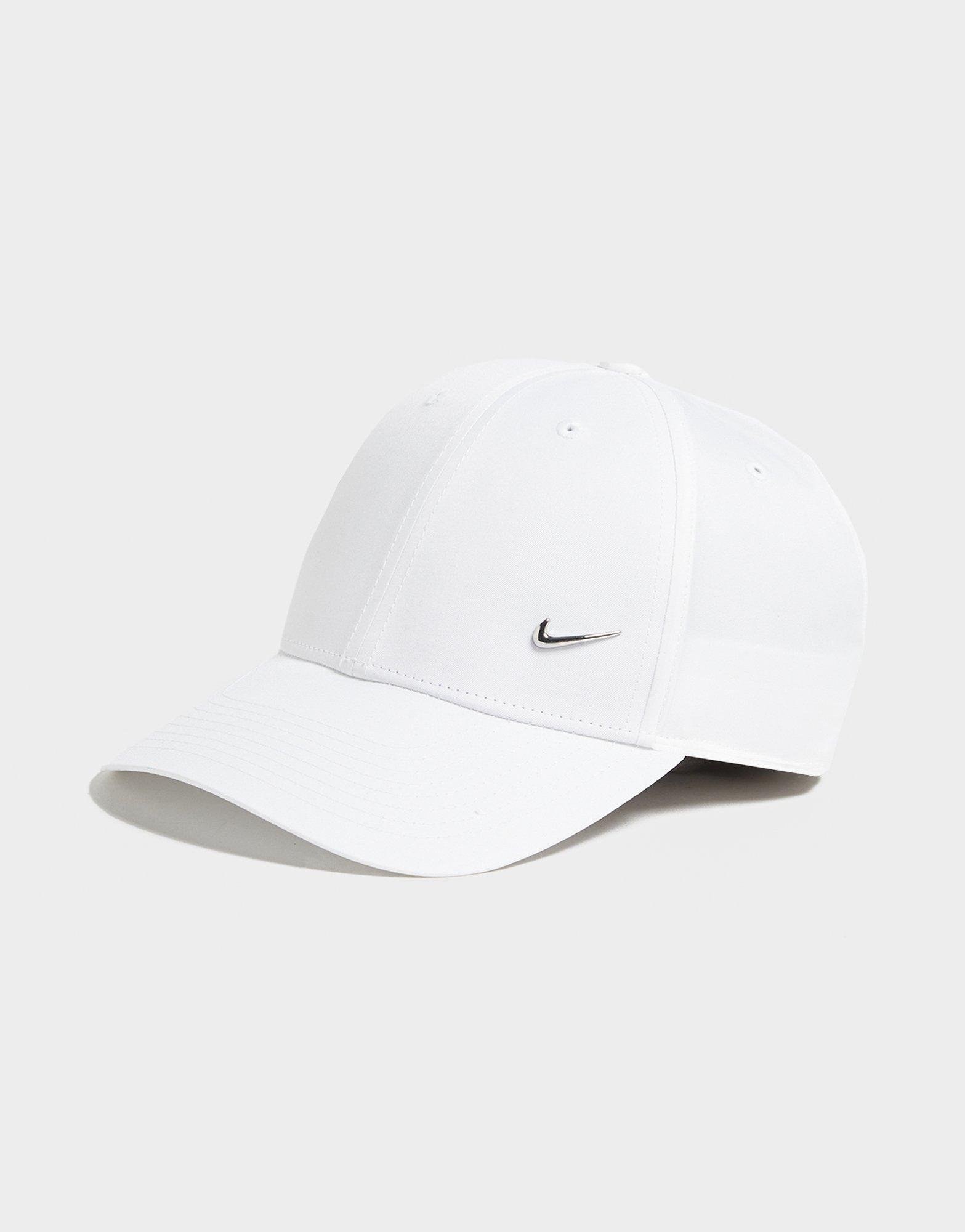 Nike Club Structured Metal Swoosh Cap