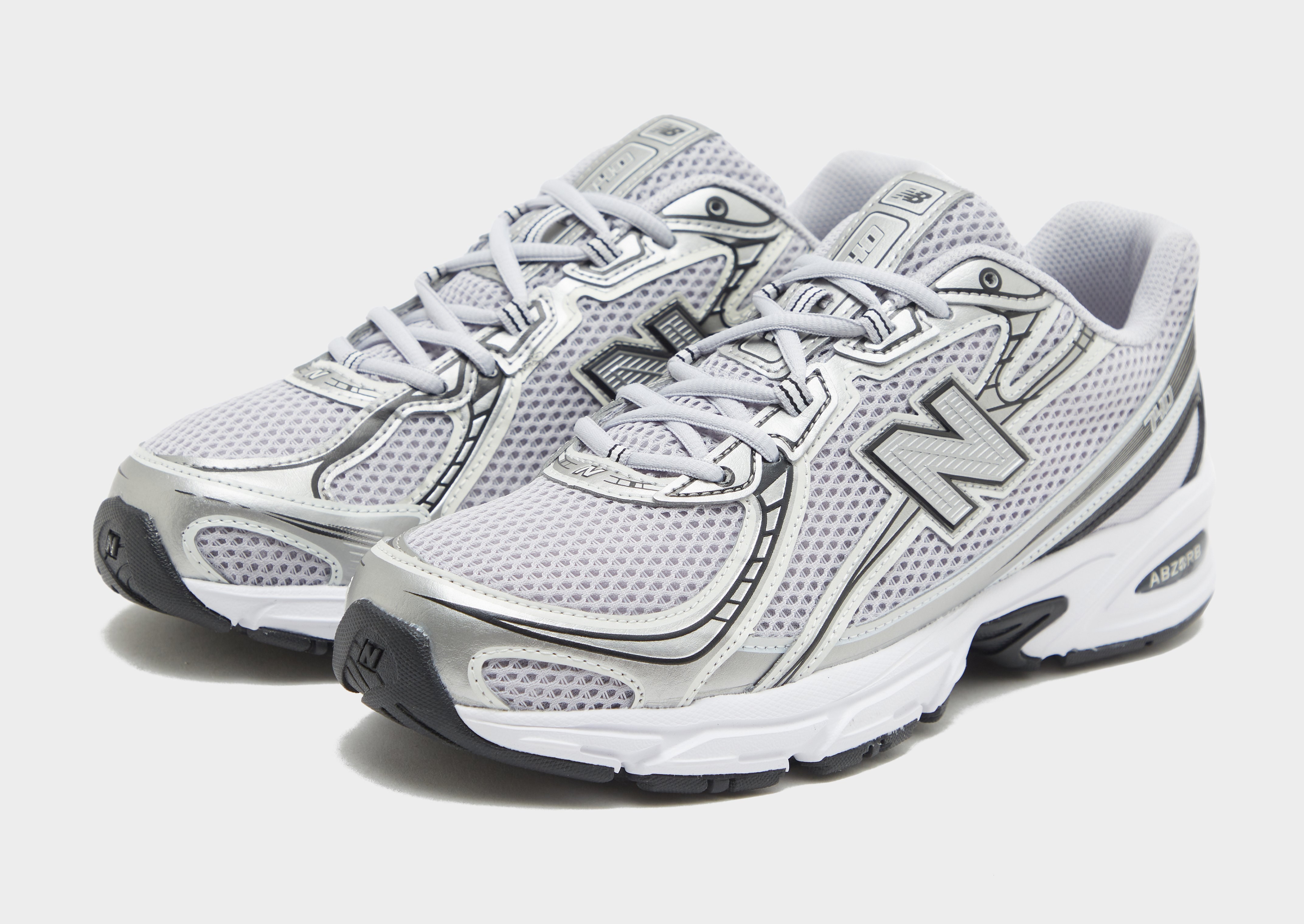 New Balance 740