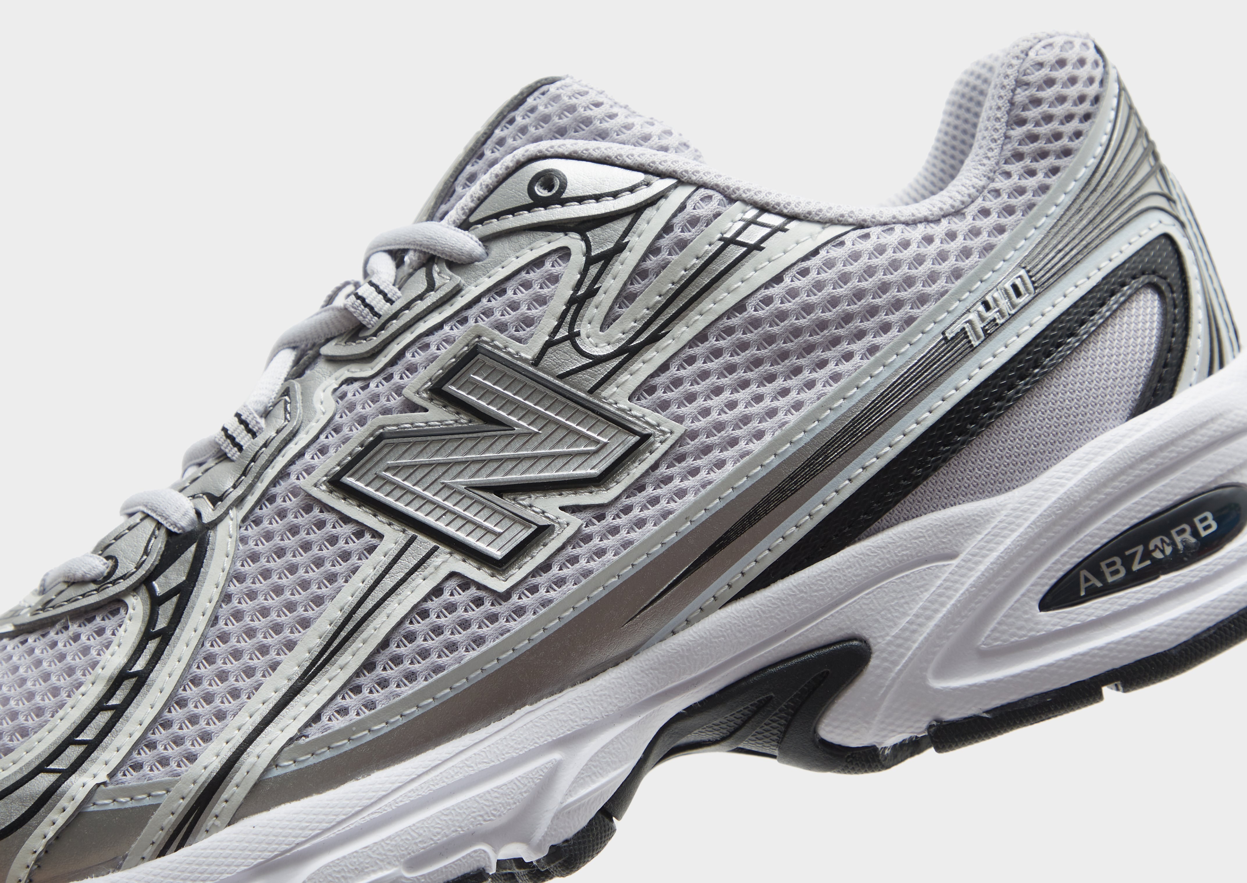 New Balance 740
