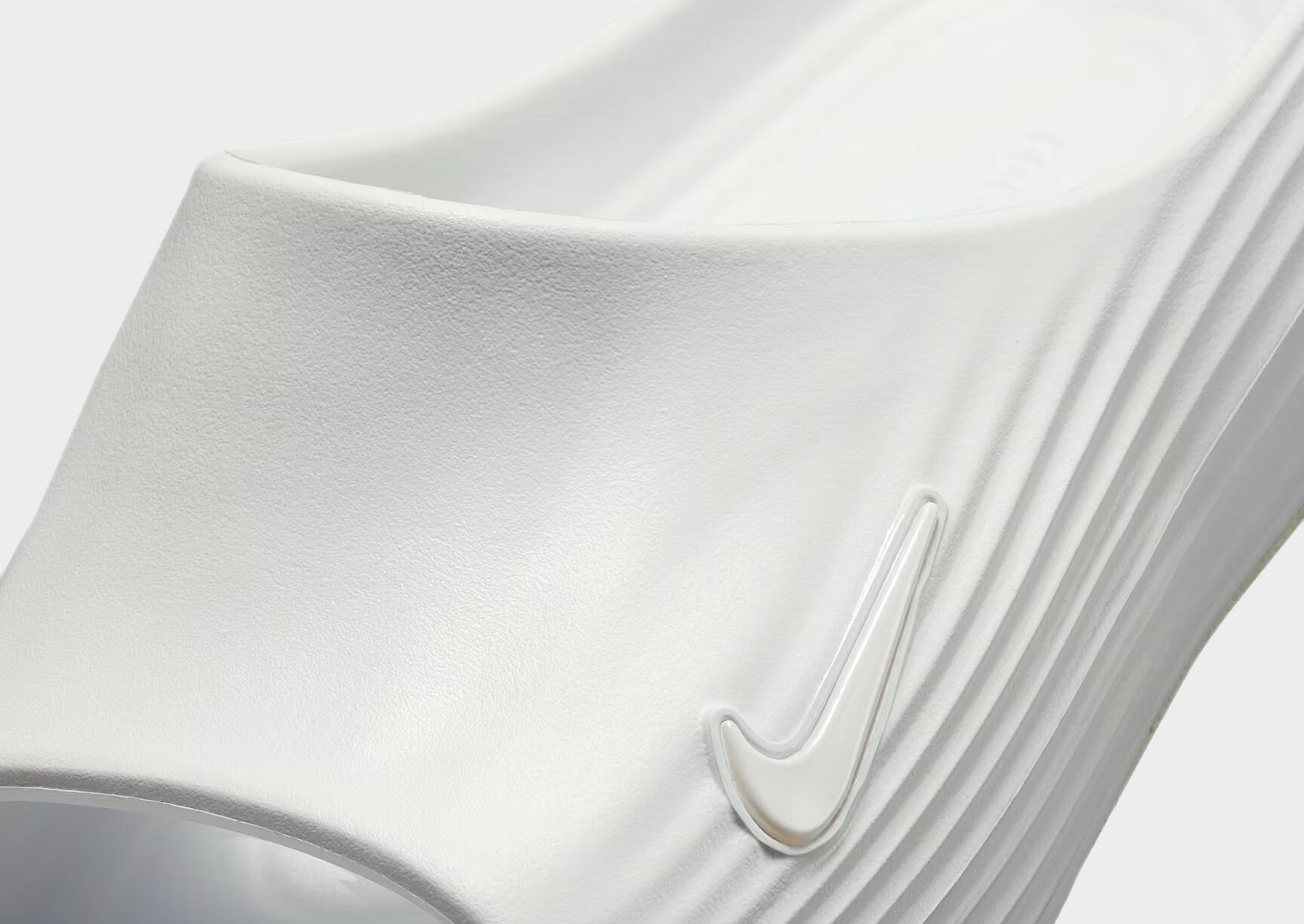 Nike ReactX Rejuven8 Slides