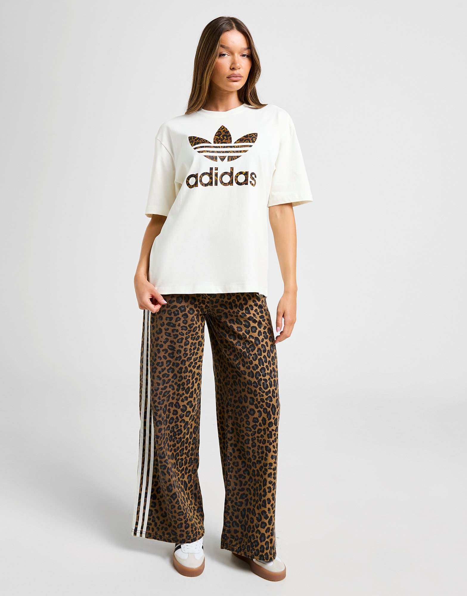 adidas Originals Leopard Print Trefoil Boyfriend T-Shirt Damen