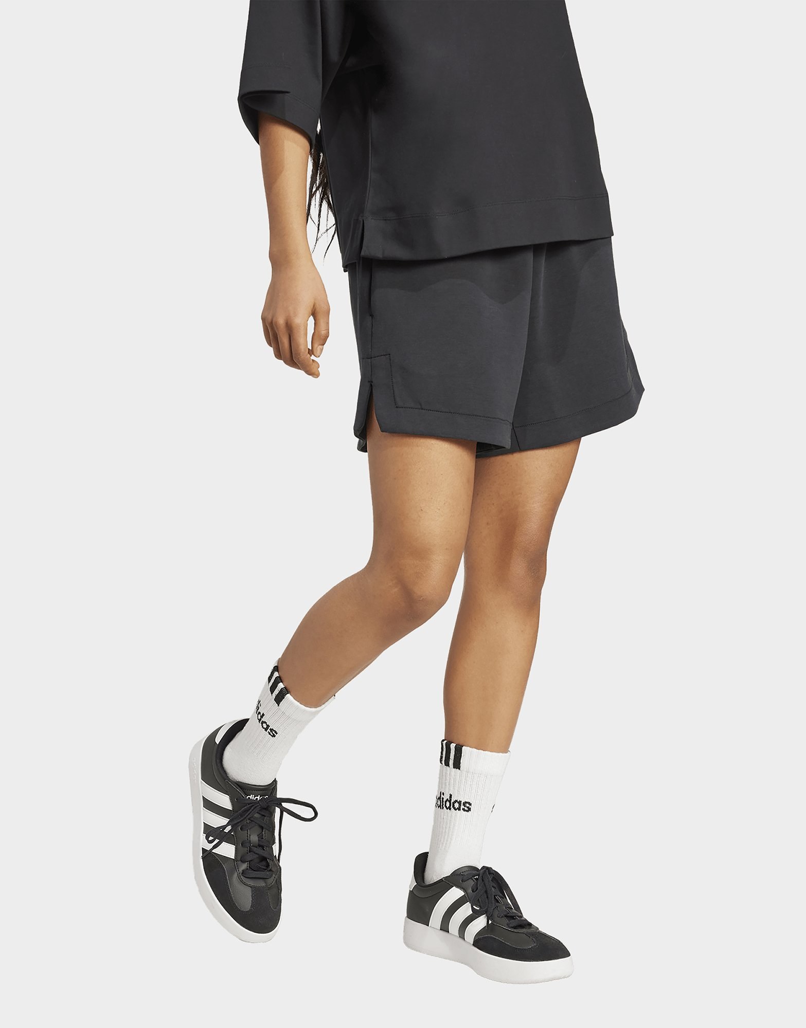adidas Soft Lux Shorts, Locker Geschnitten