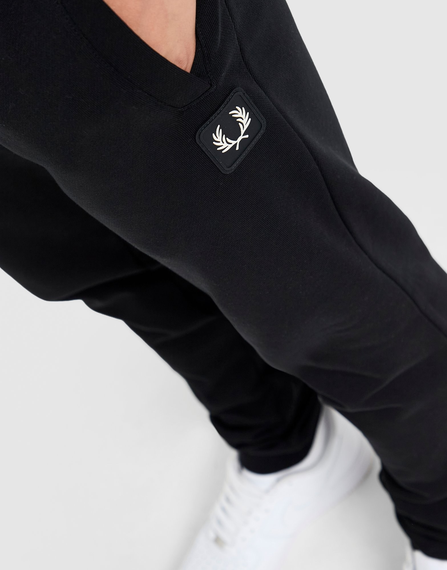 Fred Perry Badge Cuffed Jogginghose