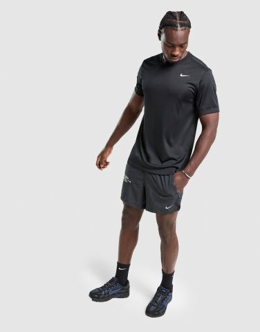Nike Stride Graphic Shorts