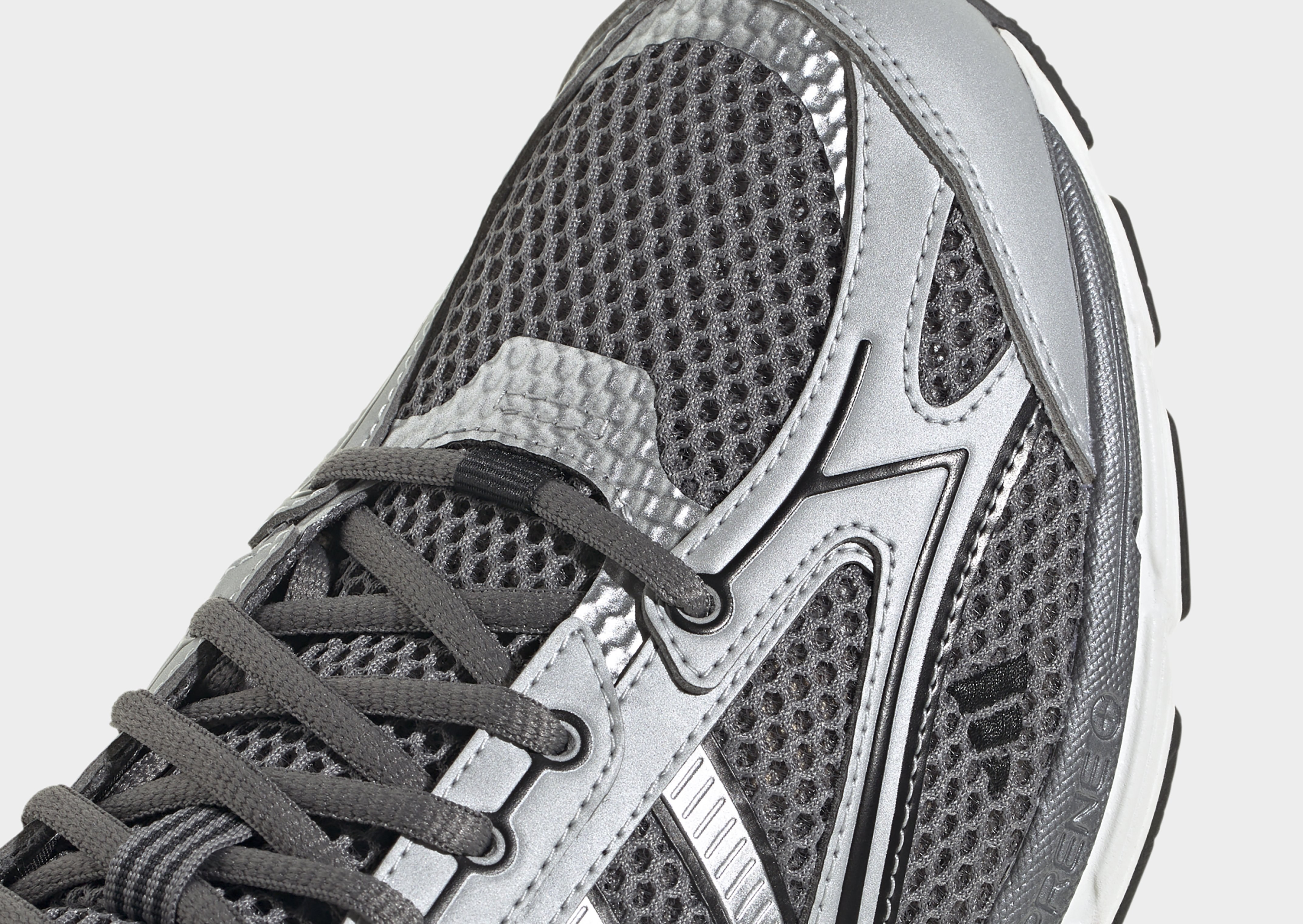 adidas Spiritain 2000 Turnschuh