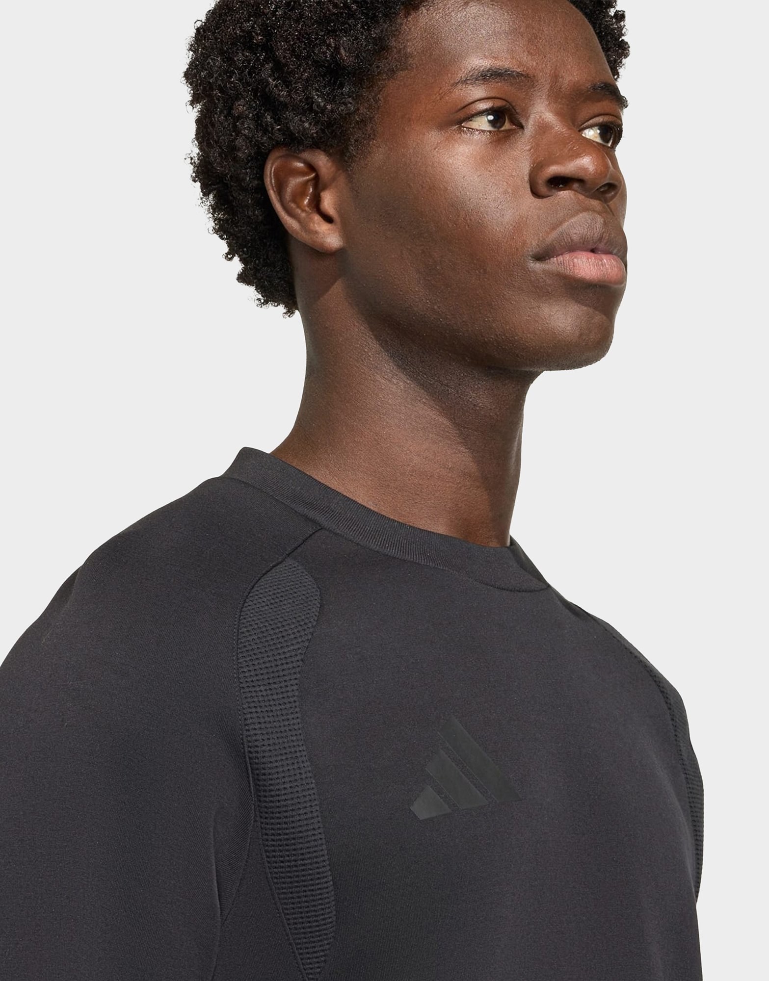 adidas Tiro Travel Sweatshirt, Rundhalsausschnitt