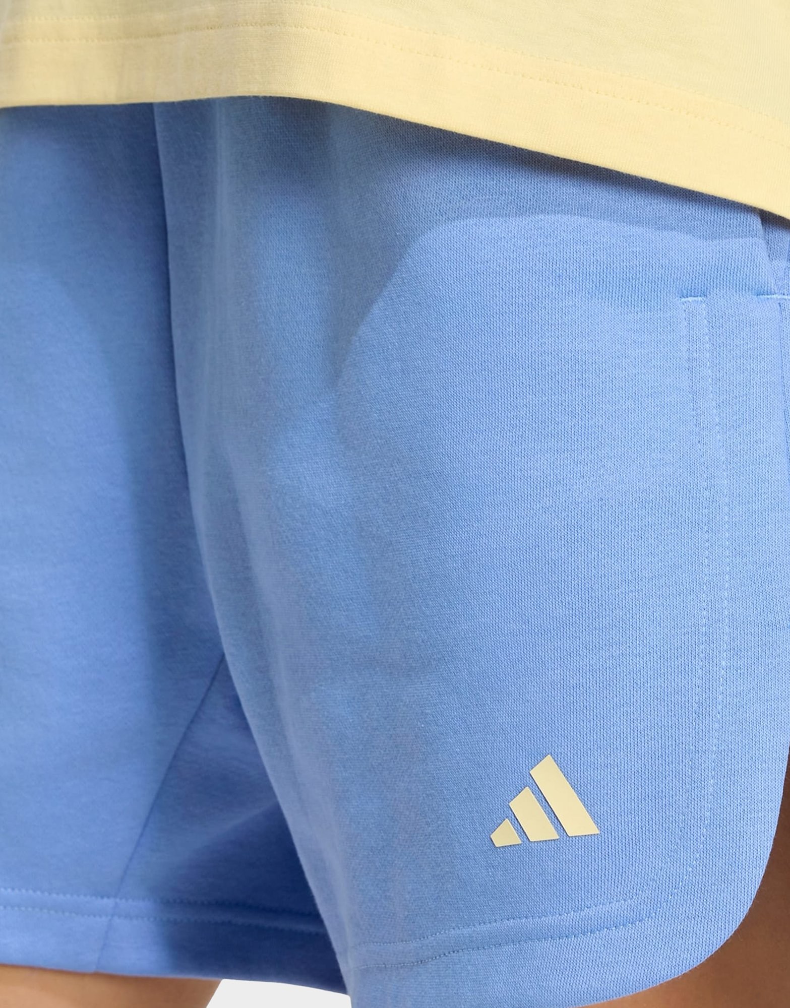 adidas 3-streifen Studio Fleece Shorts, Locker Geschnitten