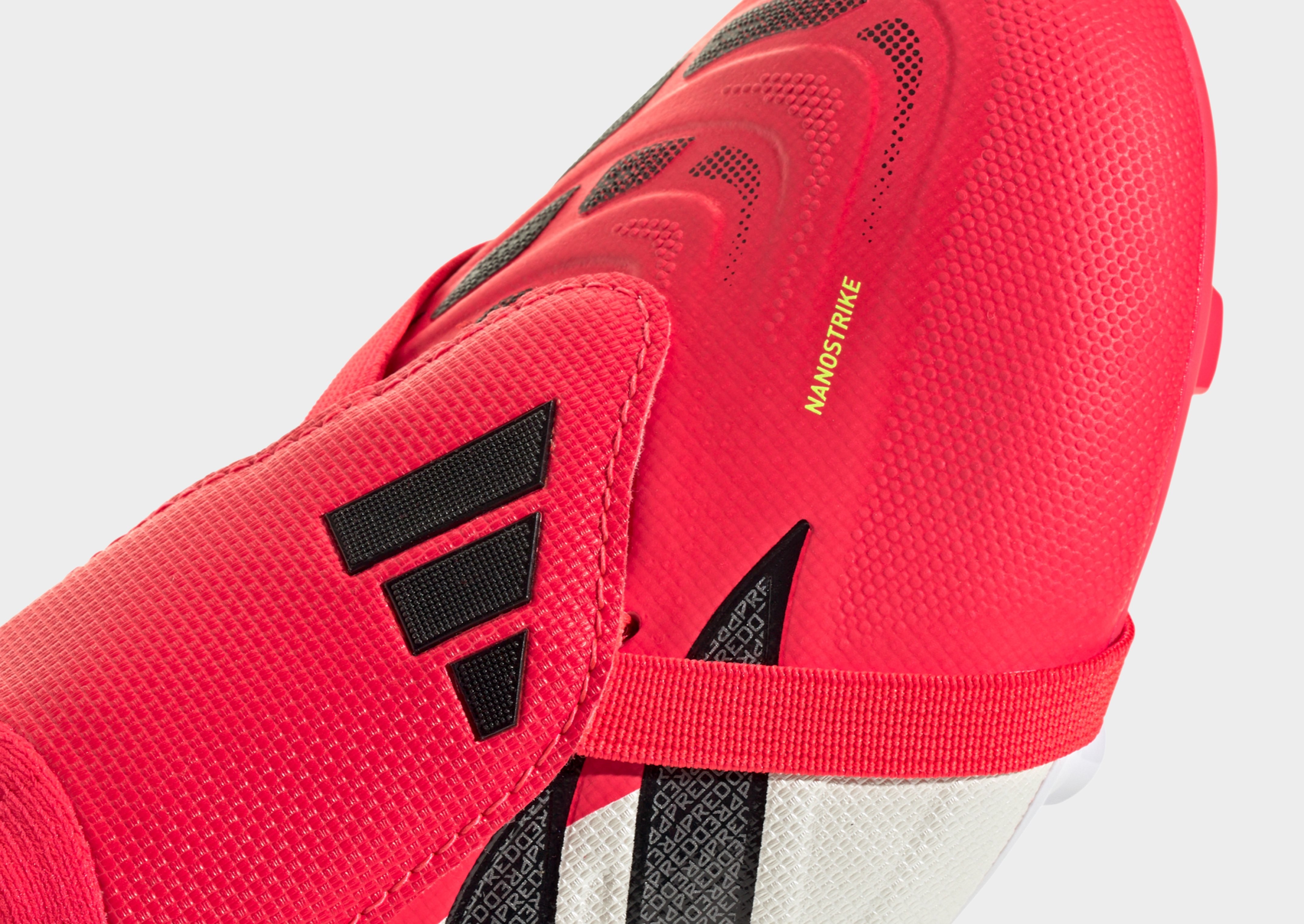 adidas Predator League Kids Fußballschuh, Feste Böden, Umschlagbare Zunge