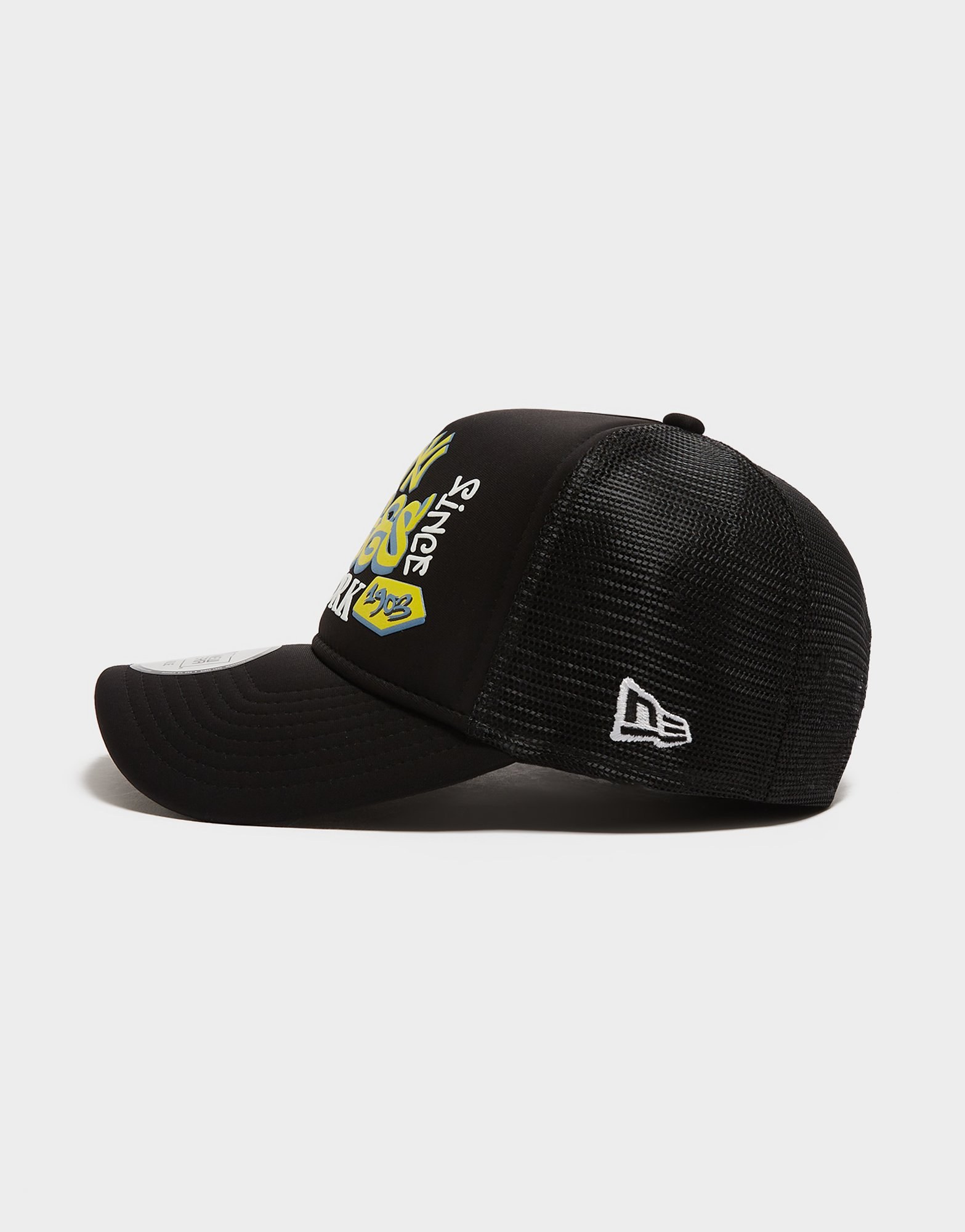 New Era MLB New York Yankees Graffiti Trucker Cap