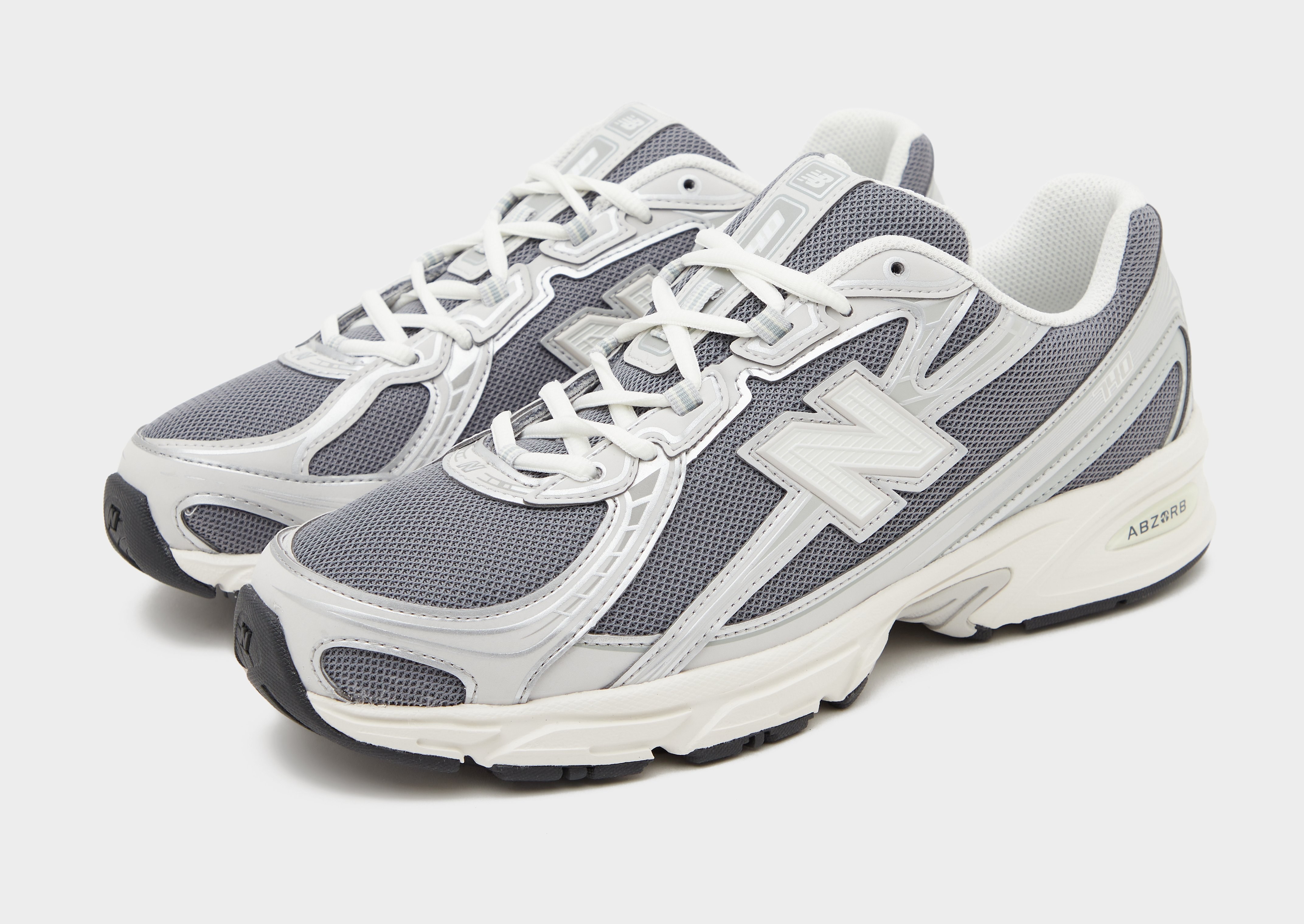 New Balance 740