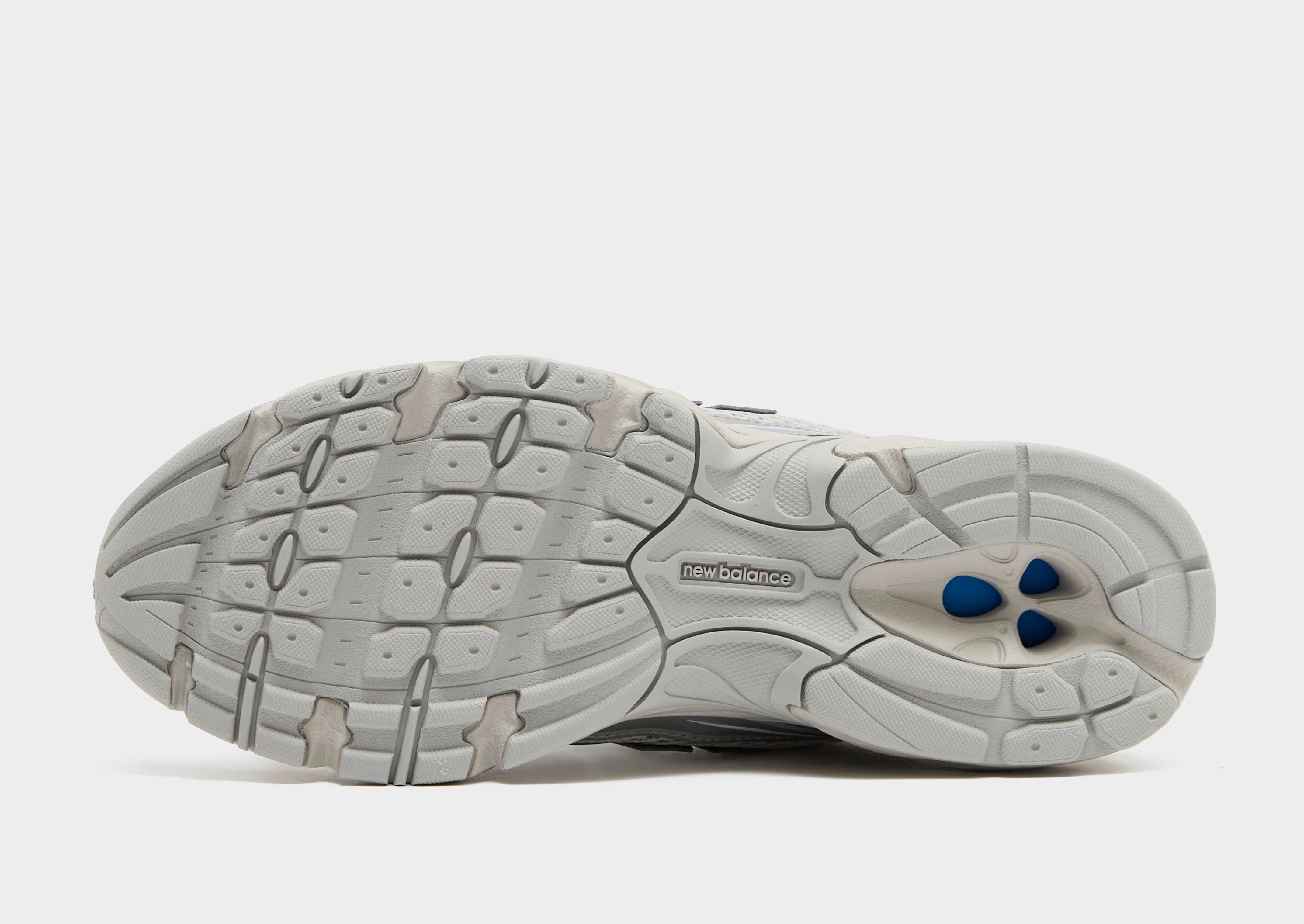 New Balance 740 Women's