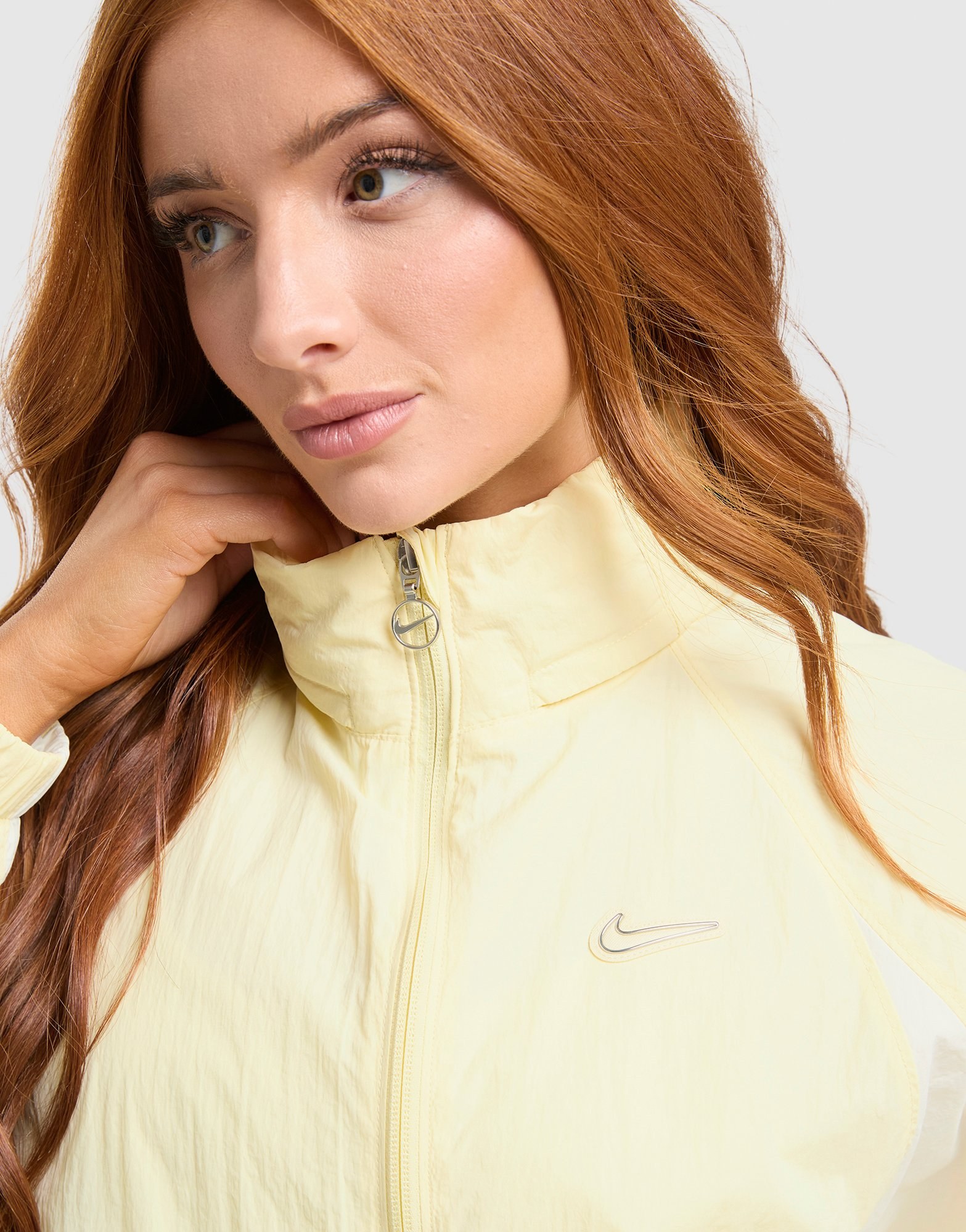 Nike Graphic Swoosh Woven Jacke Damen