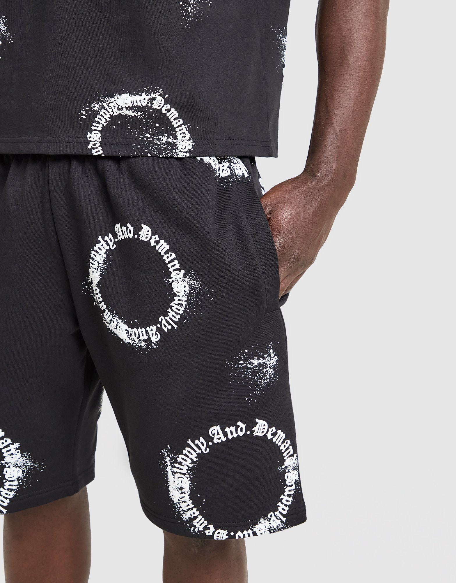 Supply & Demand Circle Shorts