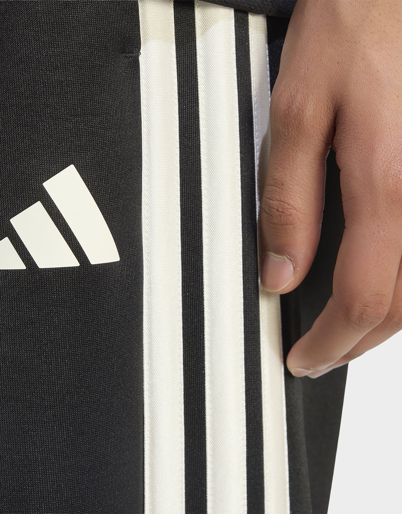 adidas Stadium Loose Hose, Offener Saum