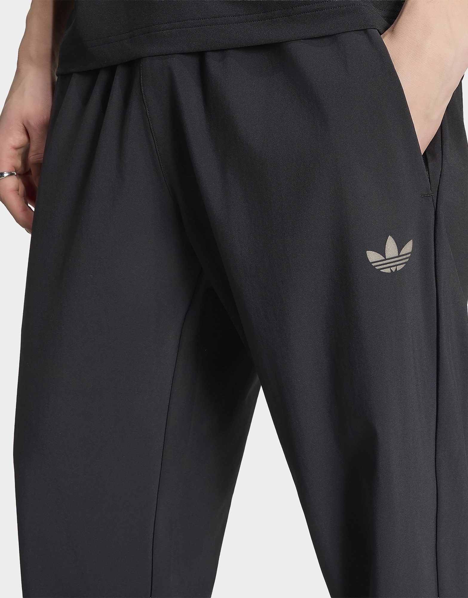 adidas TECH TREFOIL ESSENTIALS TRAININGSHOSE
