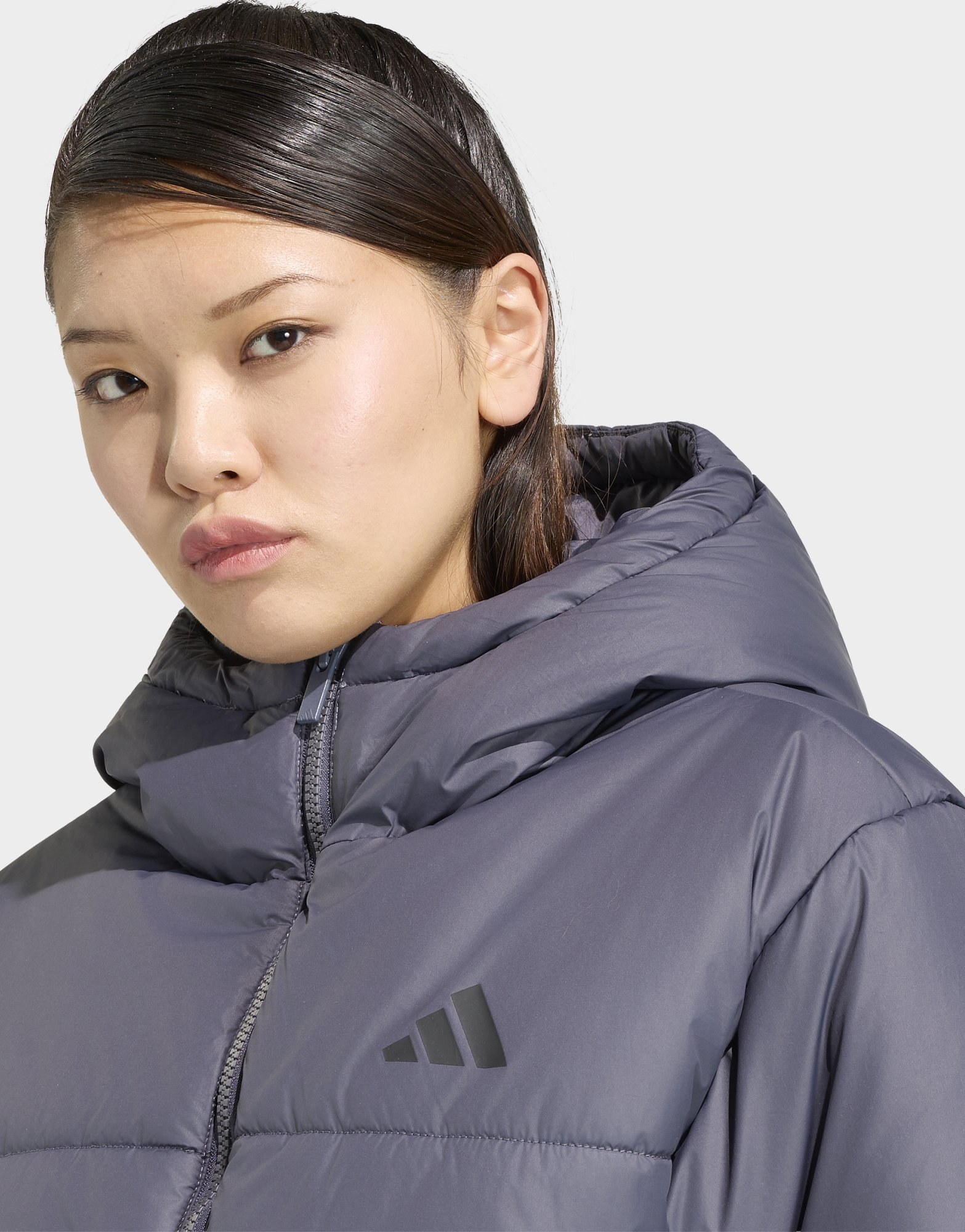 adidas Essentials Highloft Puffer Jacke, Isoliert