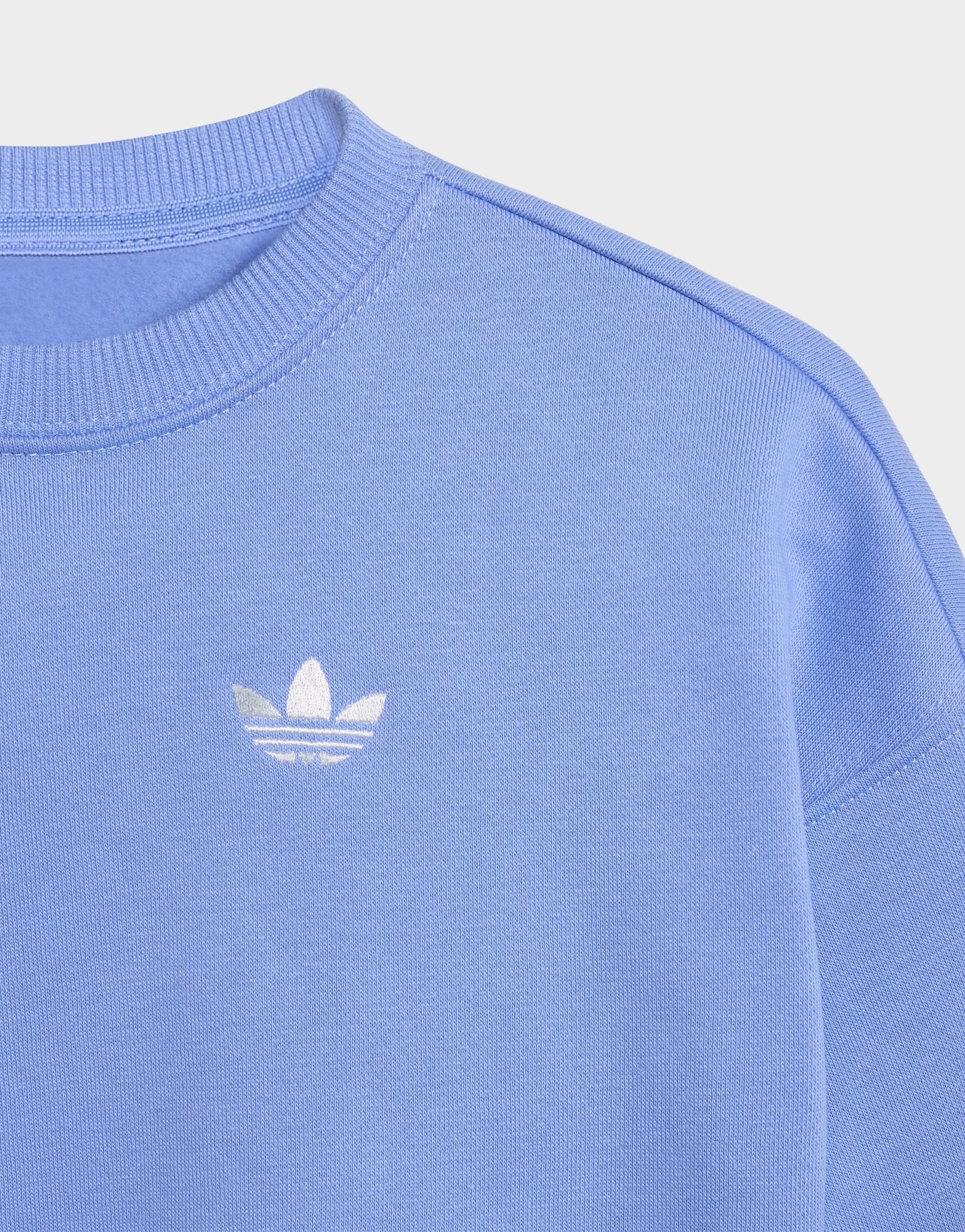 adidas JOGGINGANZUG MIT RUNDHALSAUSSCHNITT, LOCKER GESCHNITTEN