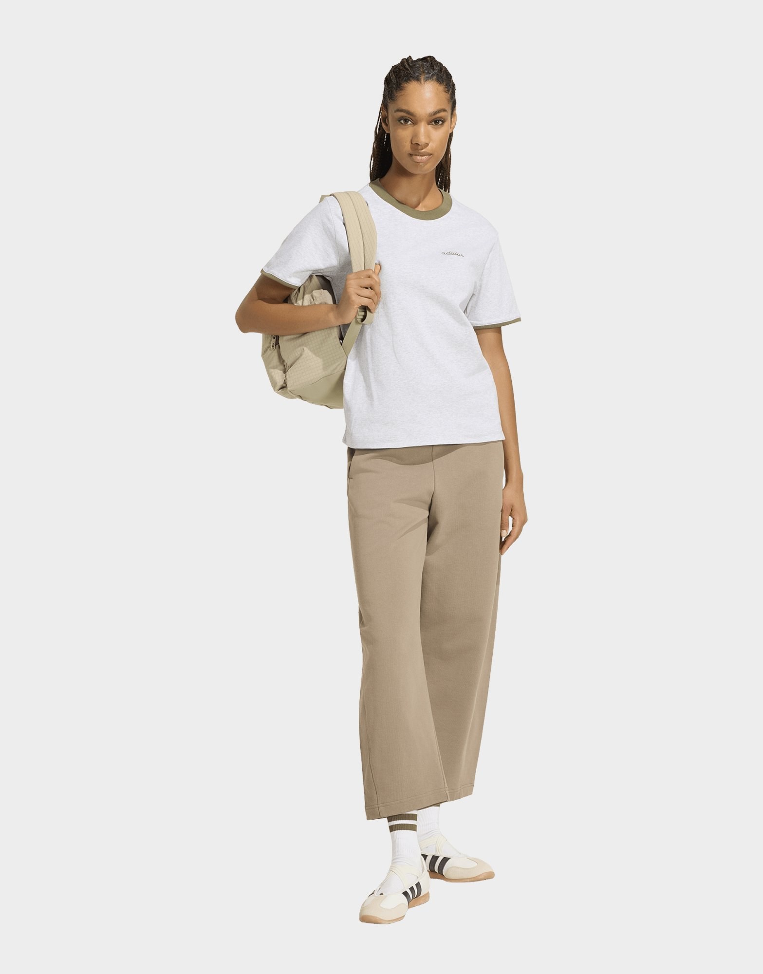 adidas Seasonal Essentials Colorpop T-shirt Mit Aufgestickter Grafik