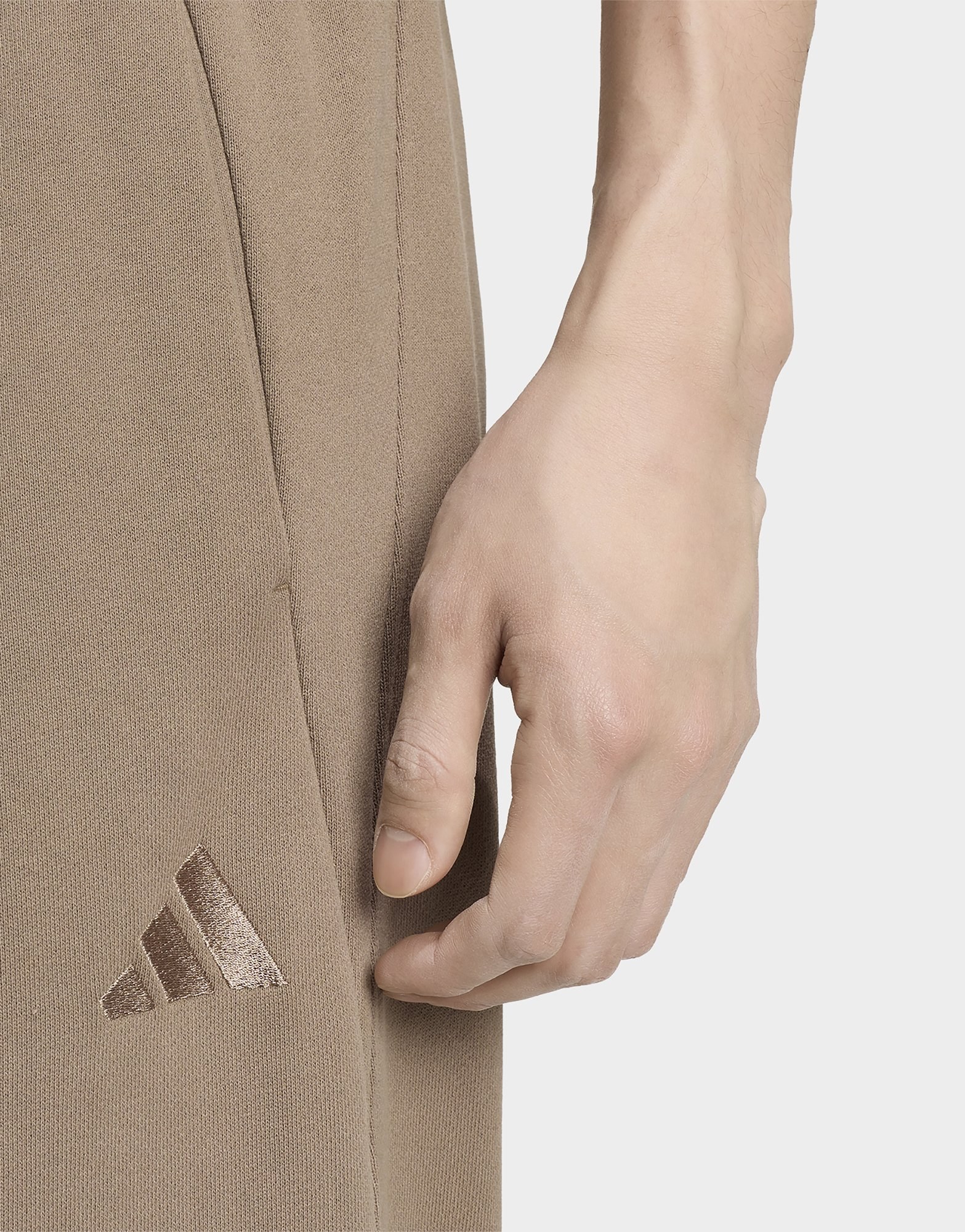 adidas KIT Hose, weit geschnitten, kleines Logo