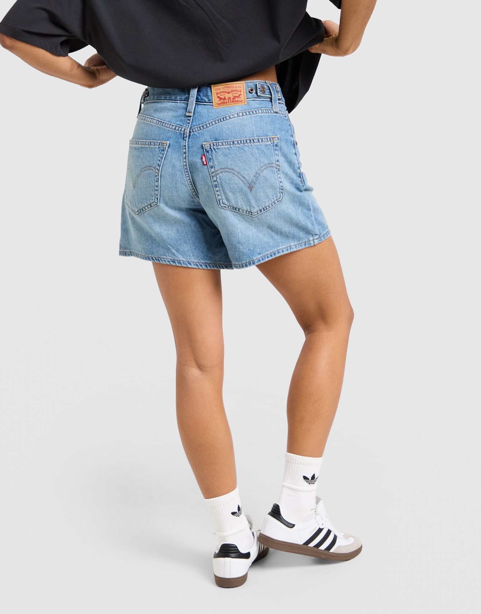 LEVI'S Cinch Shorts