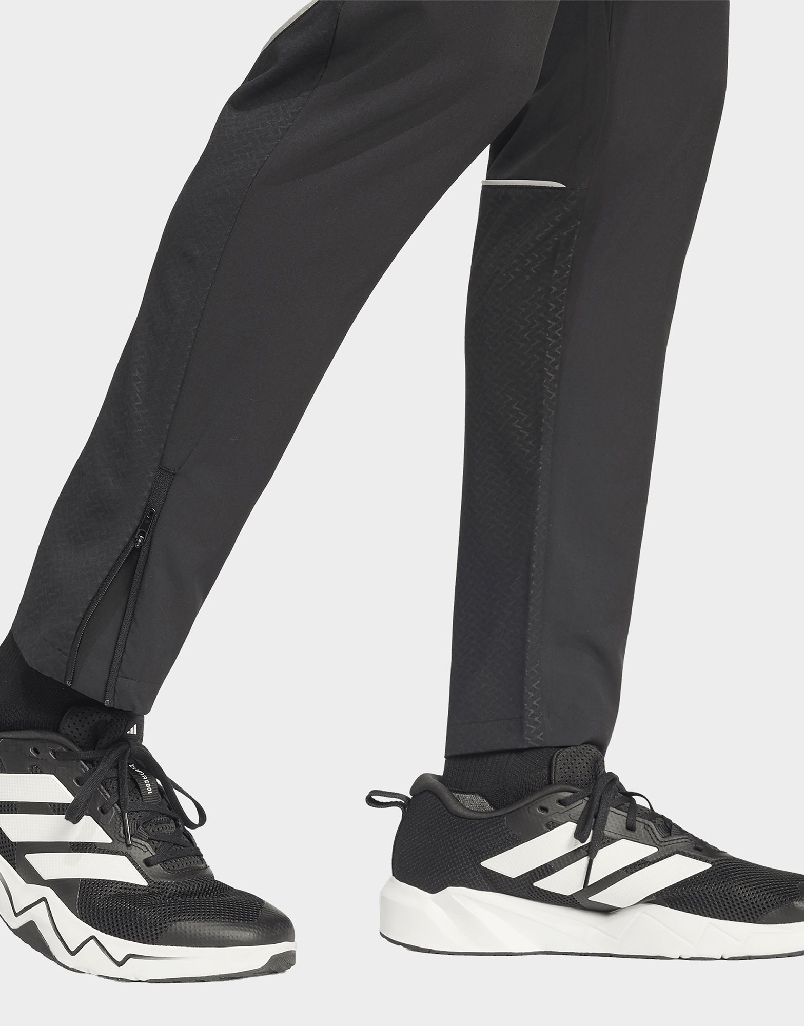 adidas Tech Apparel Slim Trainingshose