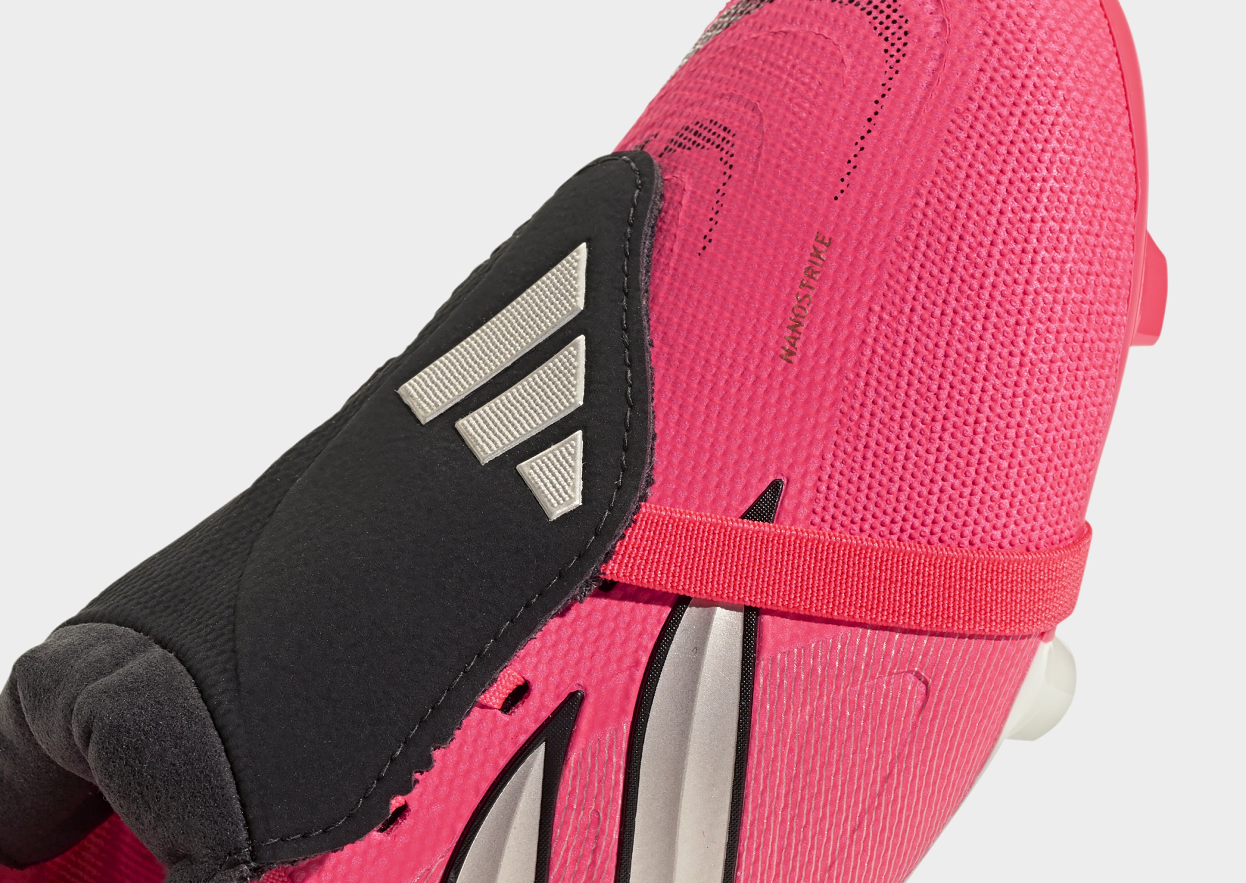 adidas Predator League Fußballschuh, Feste Böden, Umschlagbare Zunge