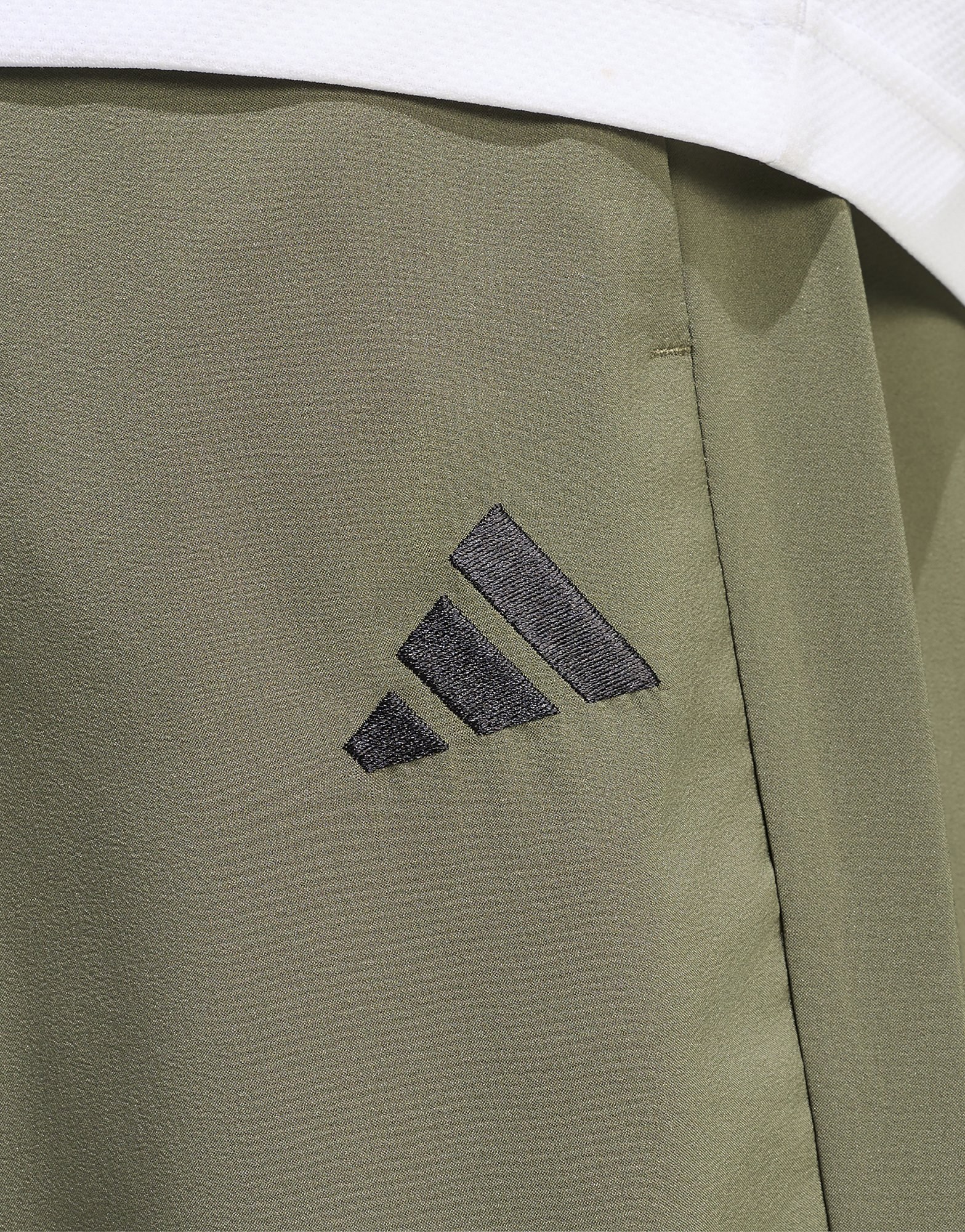 adidas Essentials Stanford Lite Hose, kleines Logo, gewebt, mit Bündchen