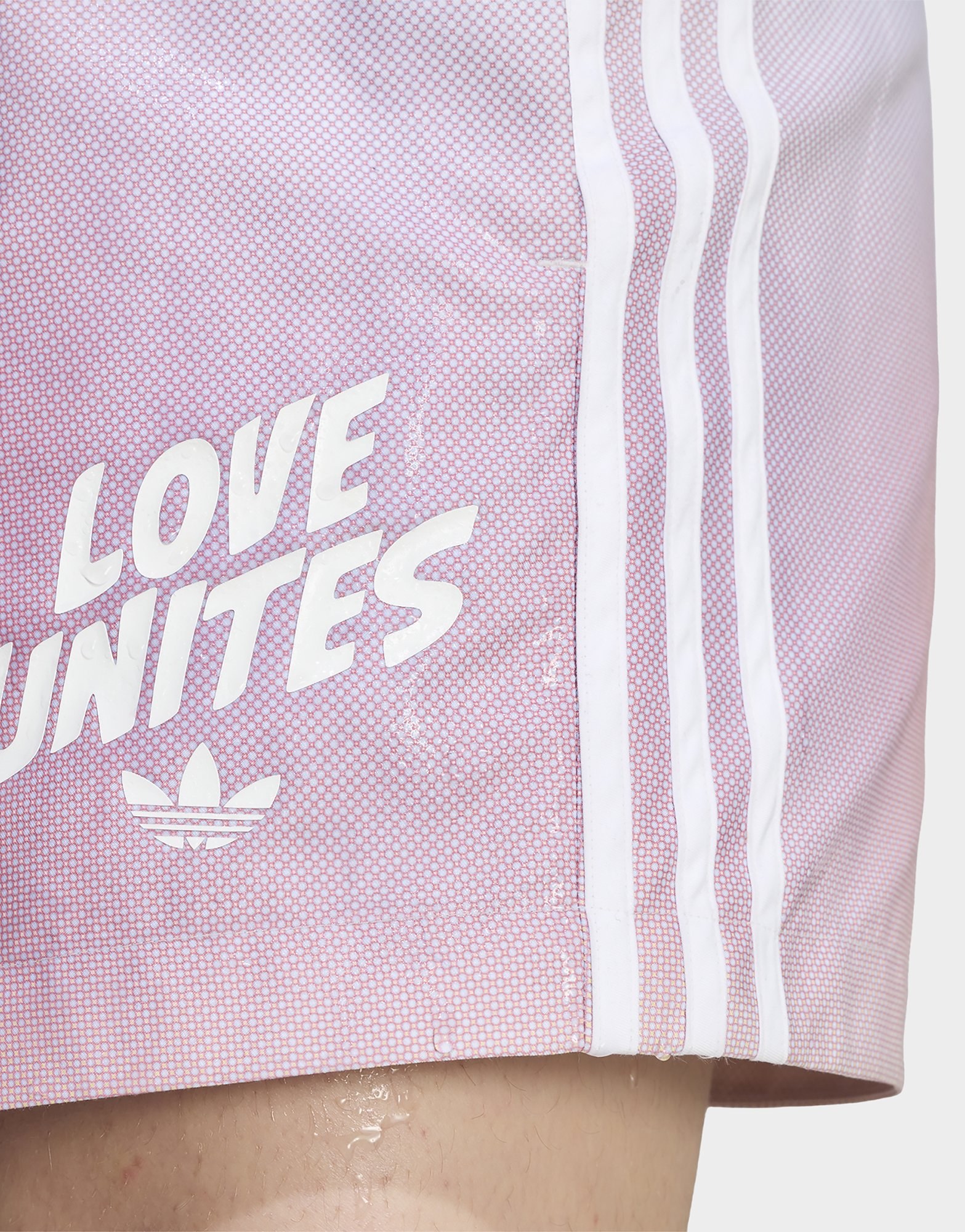 adidas Love Unites Aop Shorts, Wasserdicht