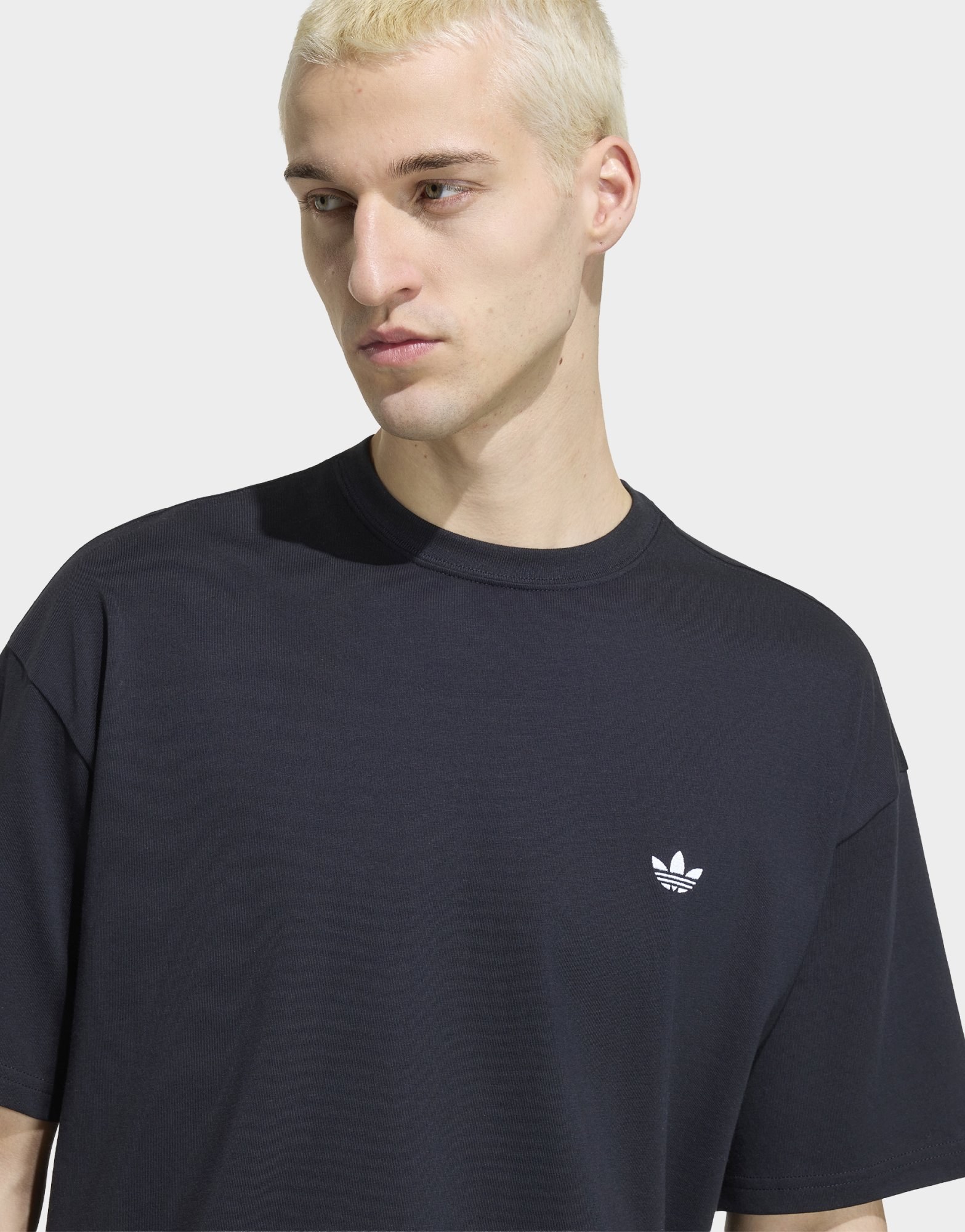 adidas Trefoil Essentials T-shirt Locker Überschnittene Schultern