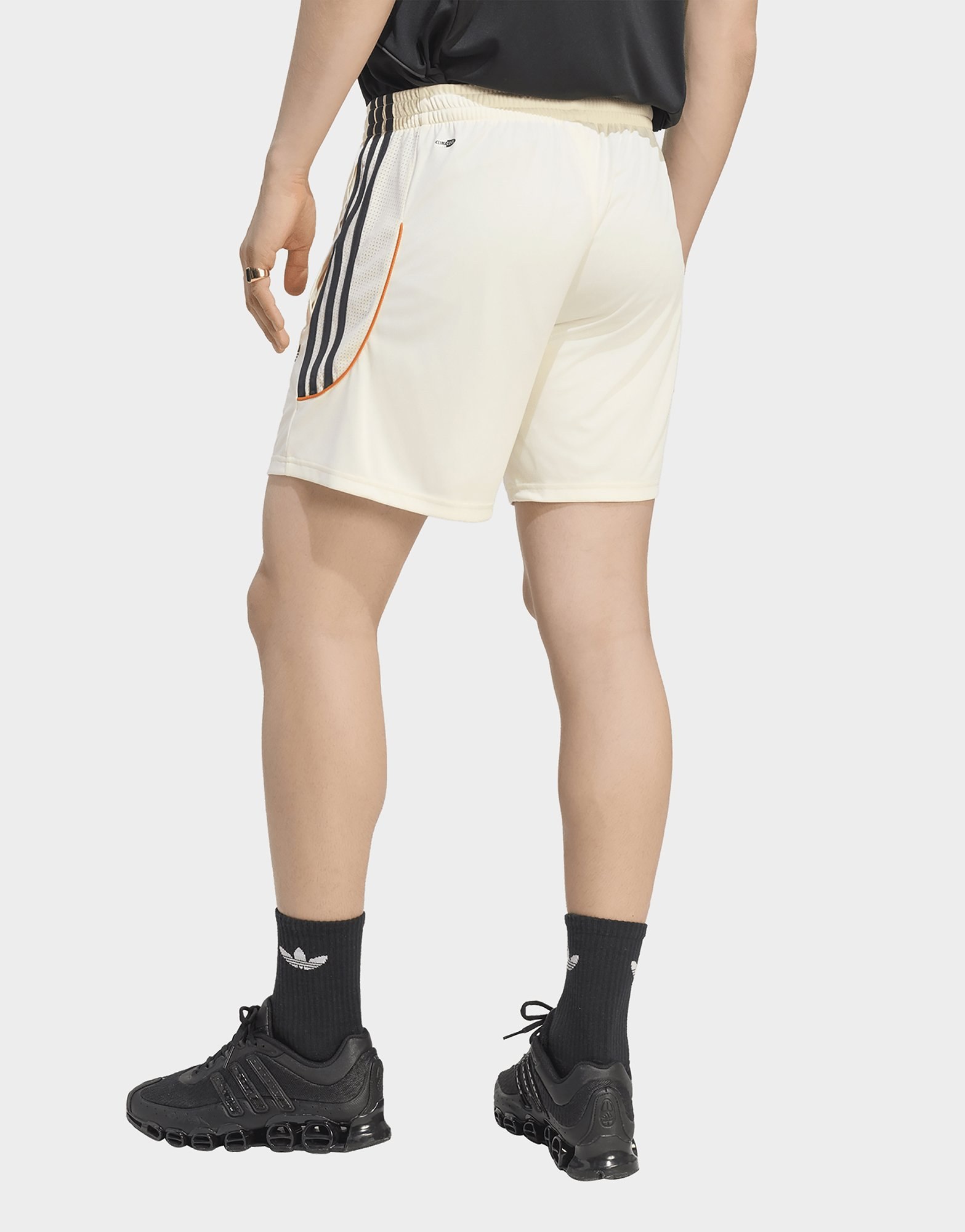 adidas TEAMGEIST 26 SHORTS