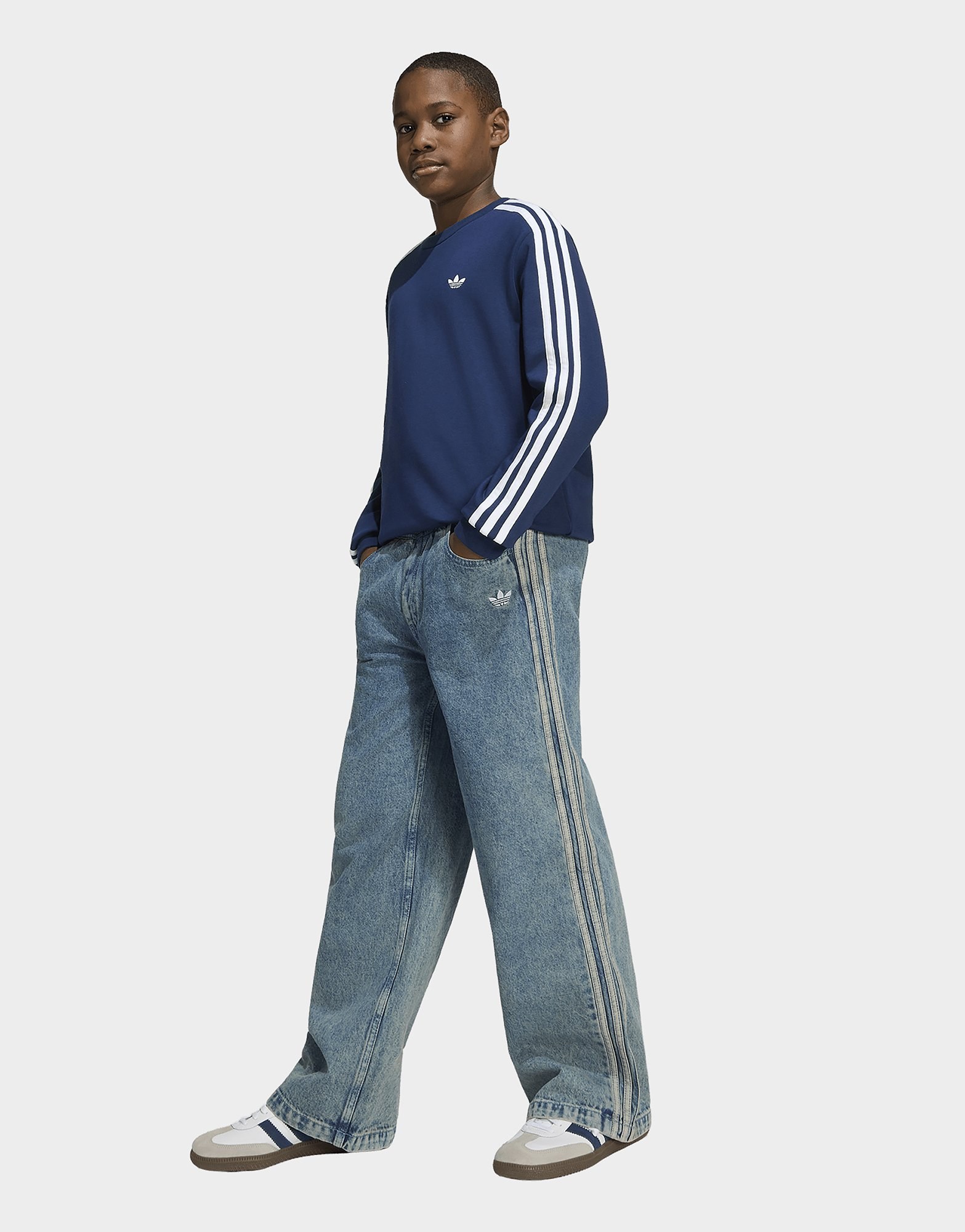 adidas LOCKERES 3-STREIFEN RUNDHALS-Sweatshirt