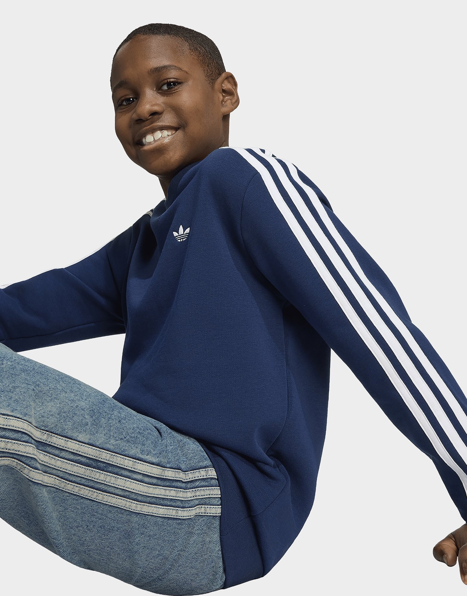 adidas LOCKERES 3-STREIFEN RUNDHALS-Sweatshirt