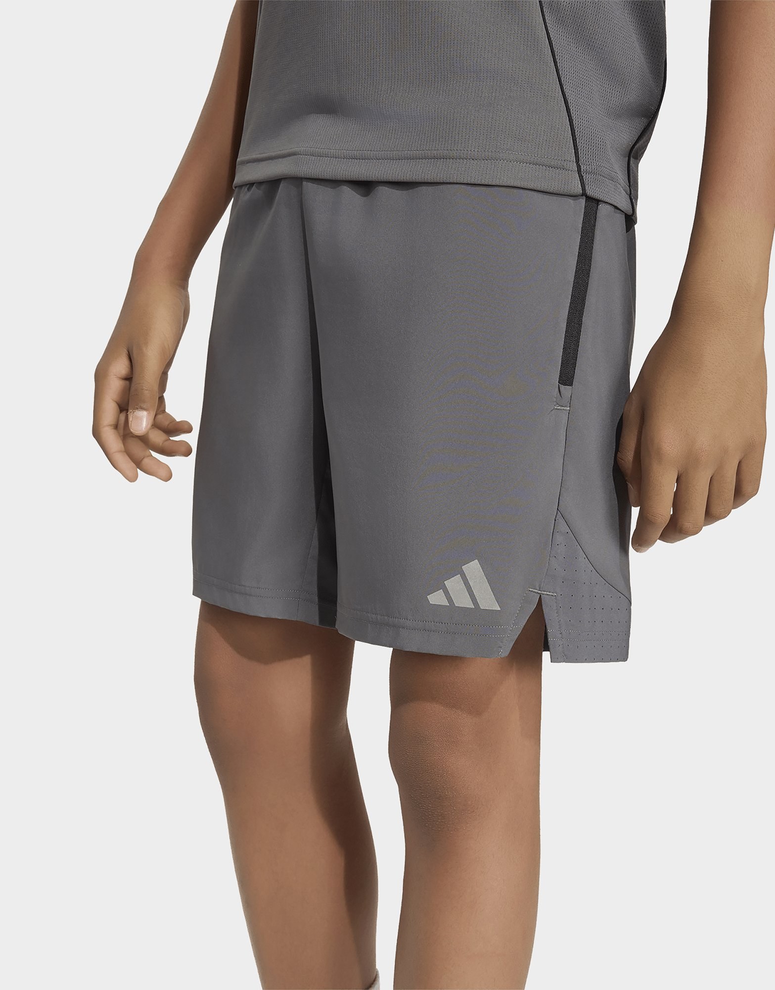 adidas TECH APPAREL SHORTS
