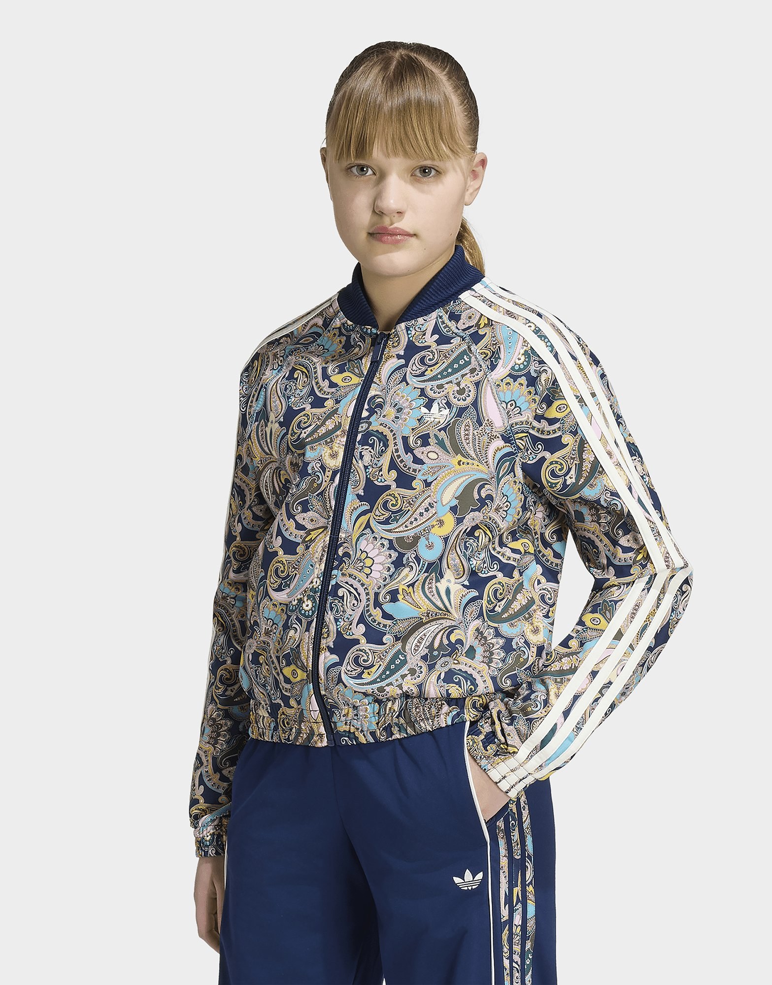adidas Sst Paisley Originals Jacke, Locker Und Kürzer Geschnitten