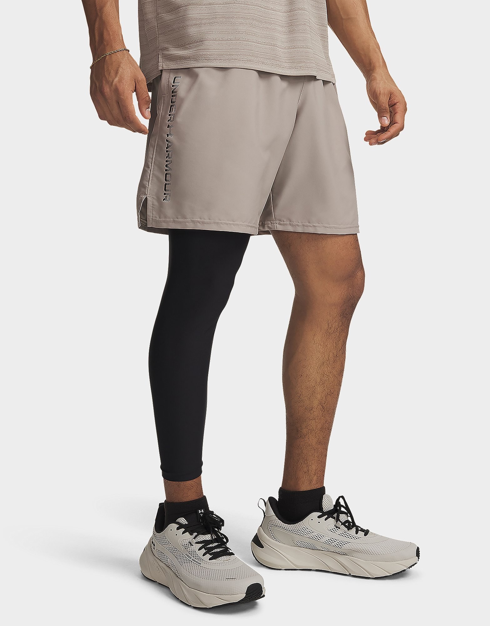 Under Armour Tech Woven Wordmark Shorts (21 cm)