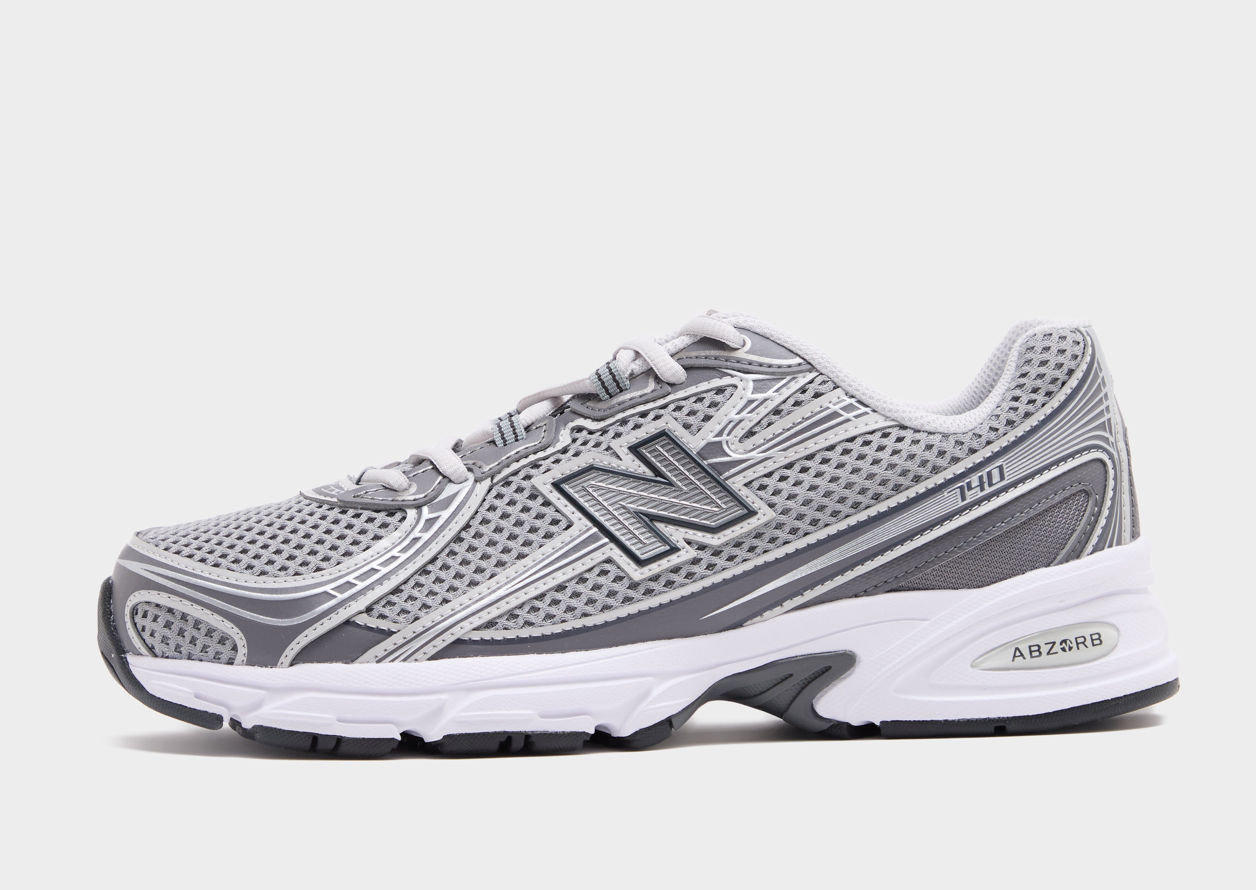 New Balance 740