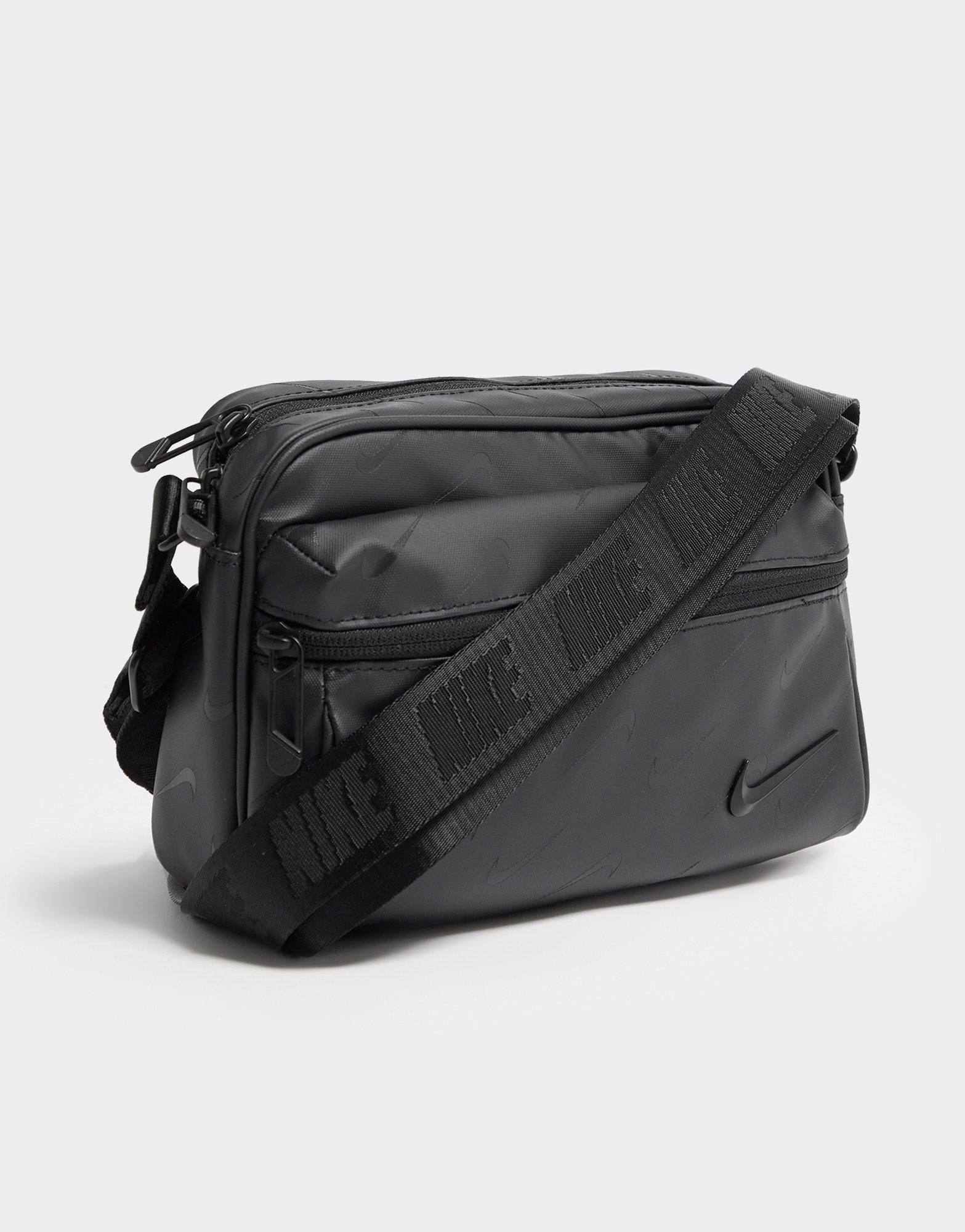 Nike Swoosh All Over Print Umhängetasche