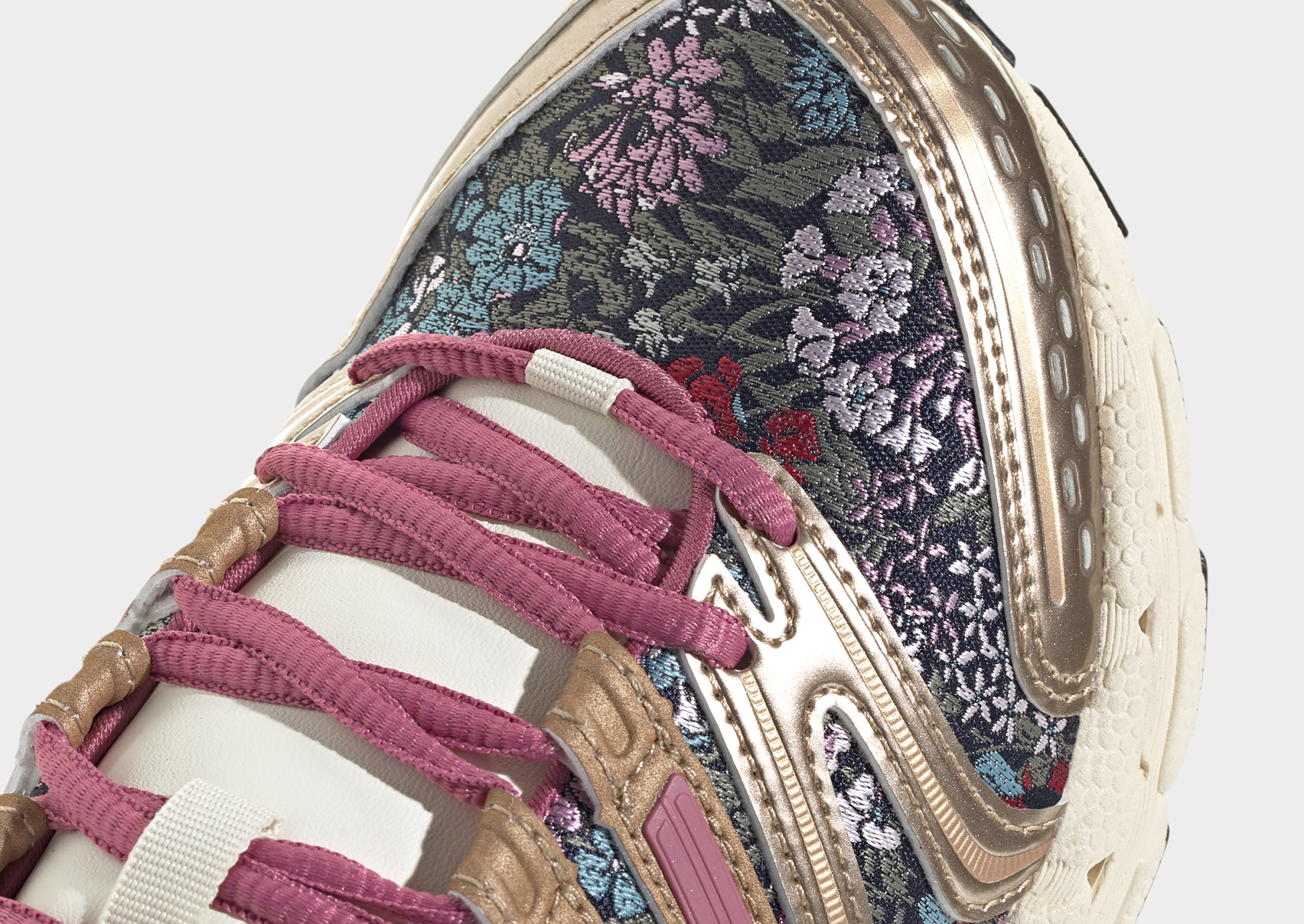 adidas Liberty Adistar Control 5 Schuh