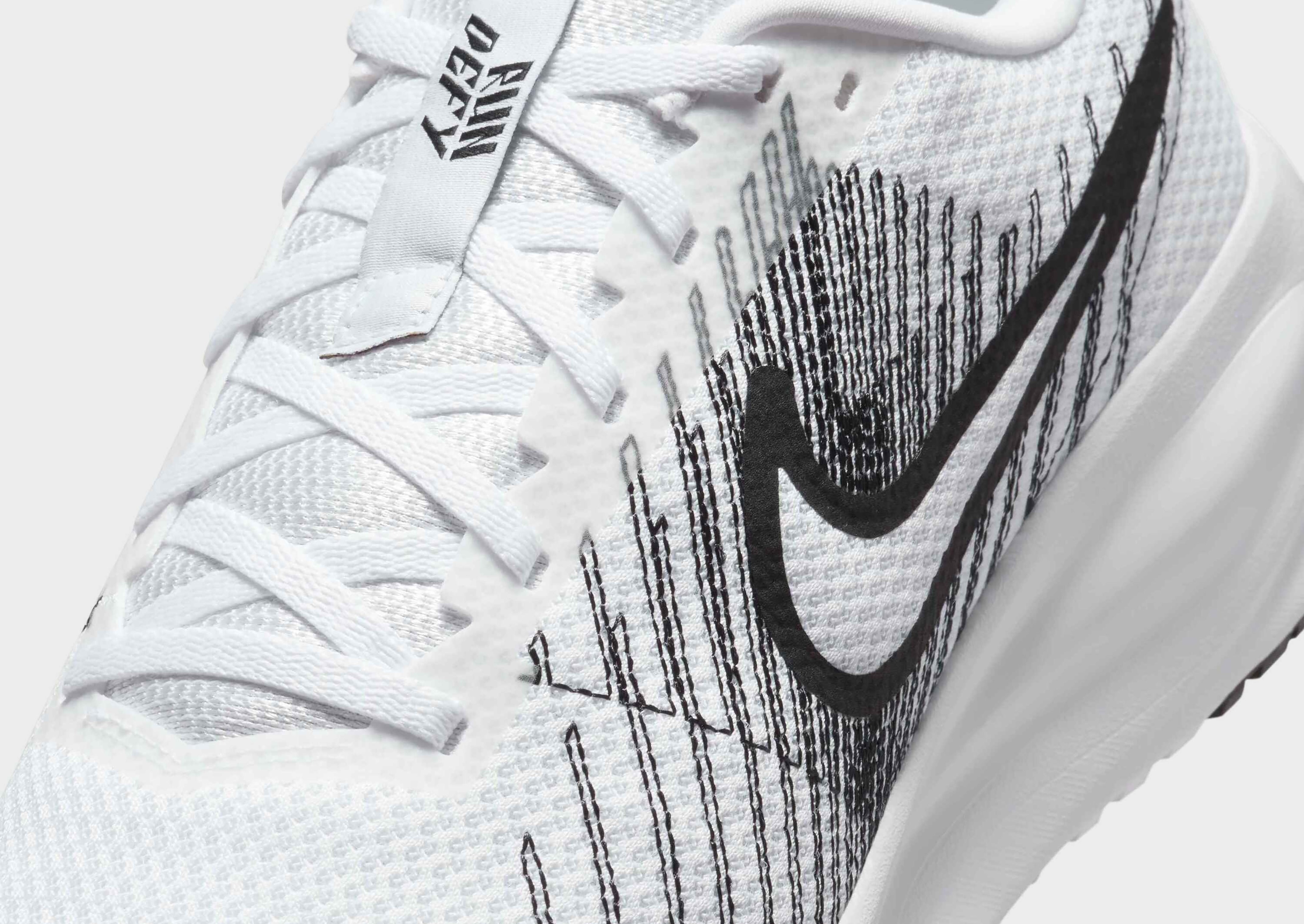 Nike Run Defy