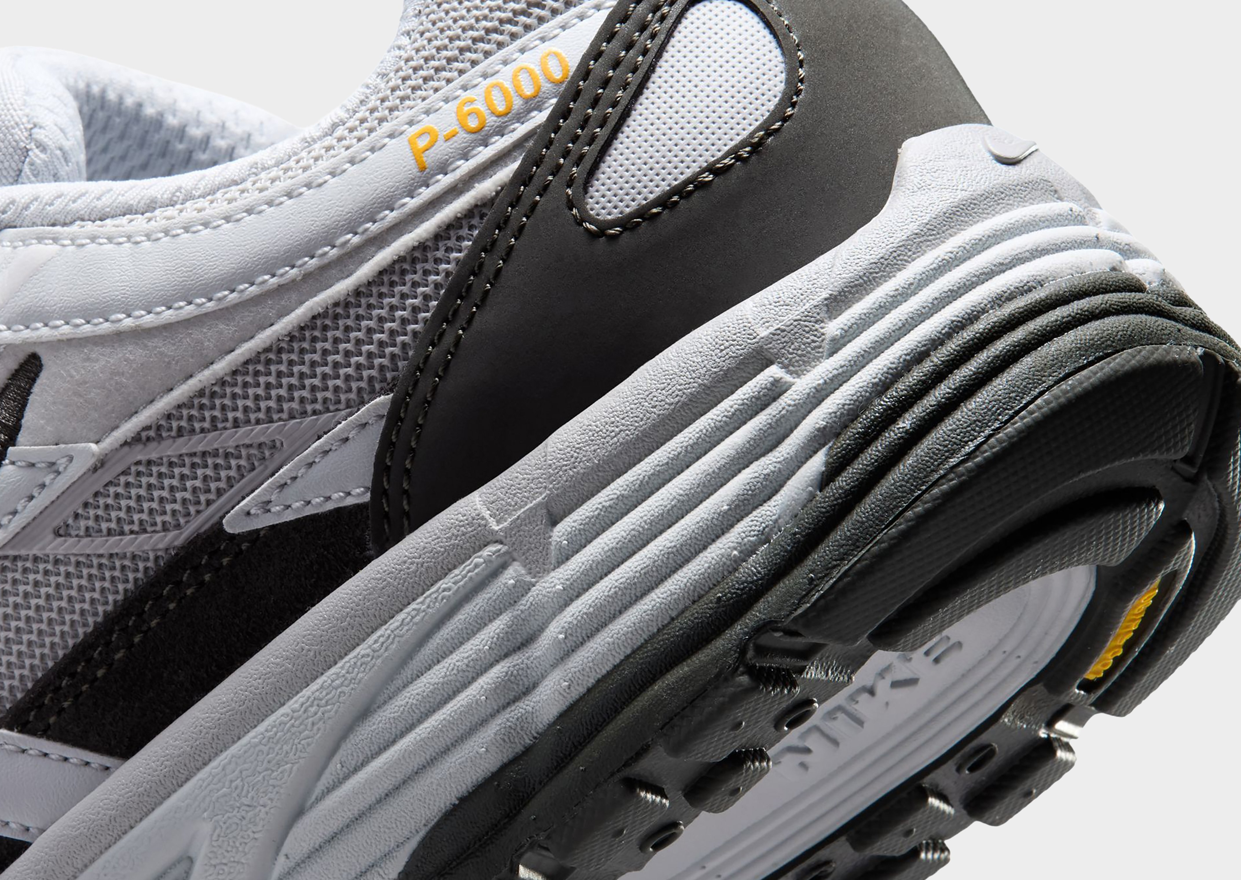 Nike Schuh (Herren) P-6000