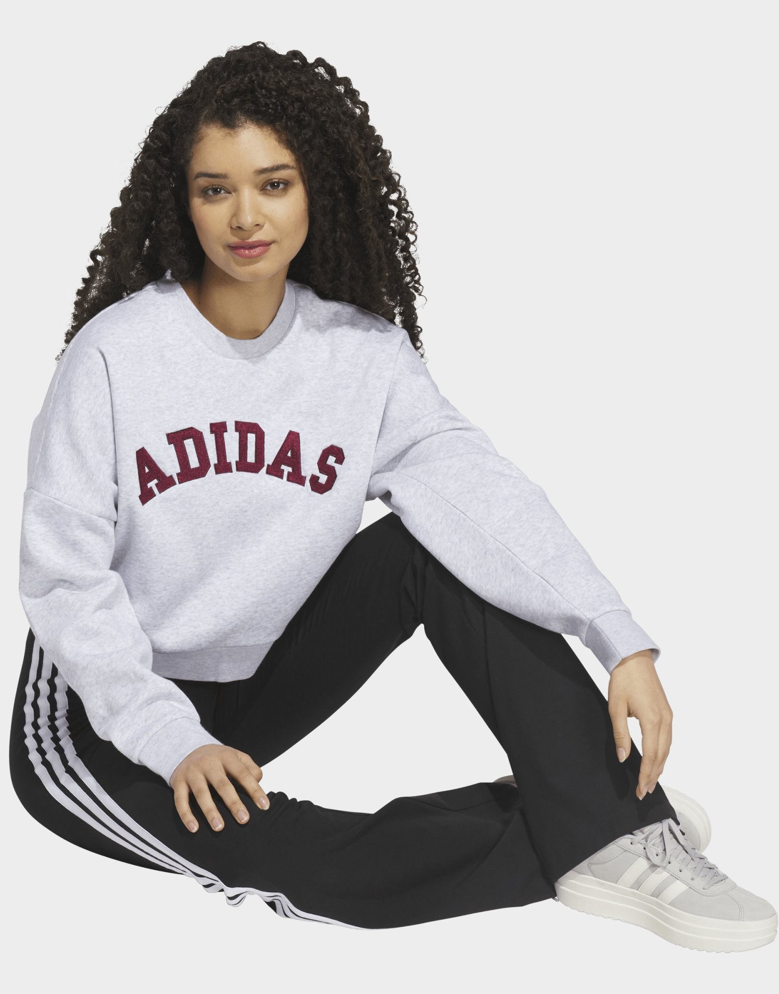 adidas Chenille Logo Grafik Sweatshirt