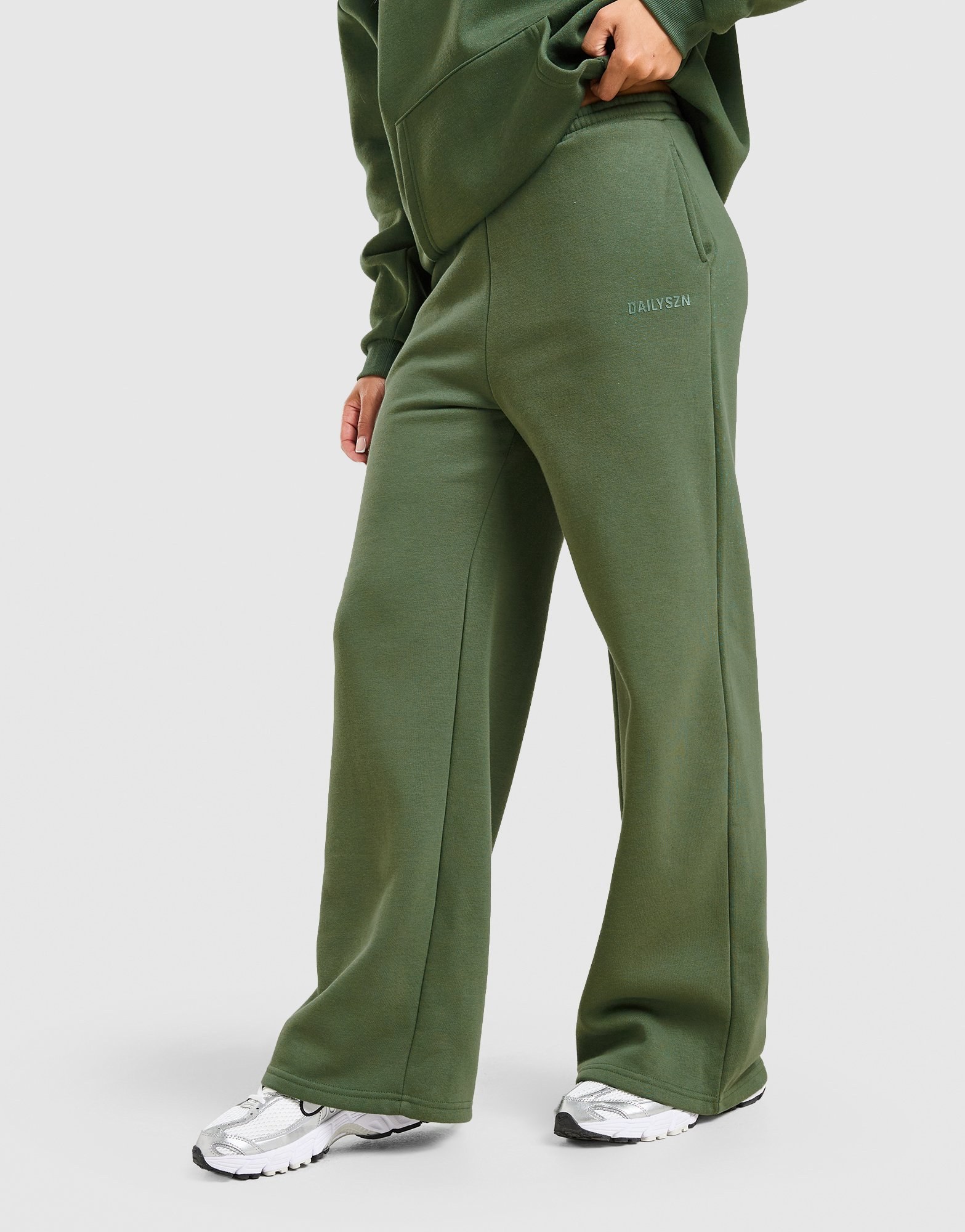 DAILYSZN Toasted Wide Leg Jogginghose