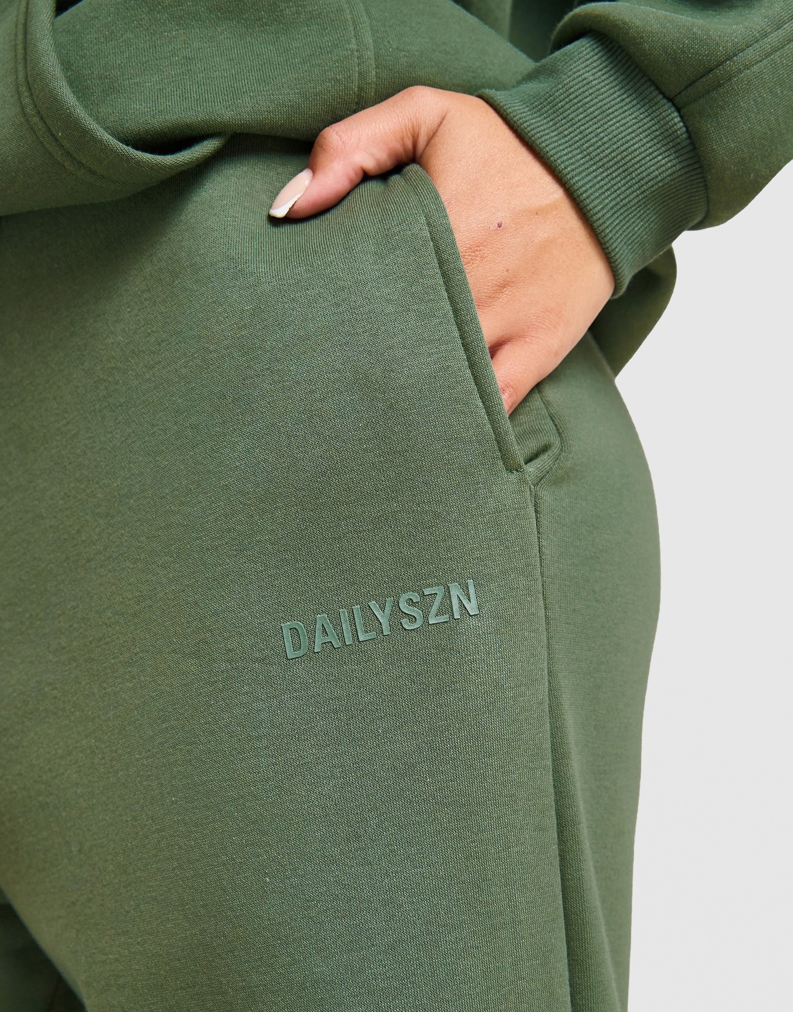DAILYSZN Toasted Wide Leg Jogginghose