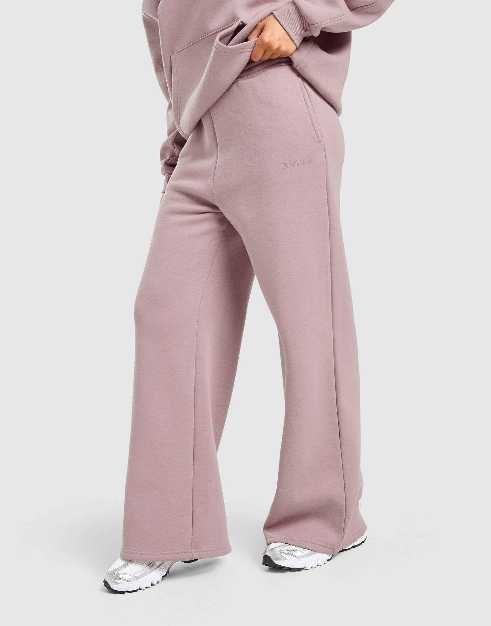DAILYSZN Toasted Wide Leg Jogginghose
